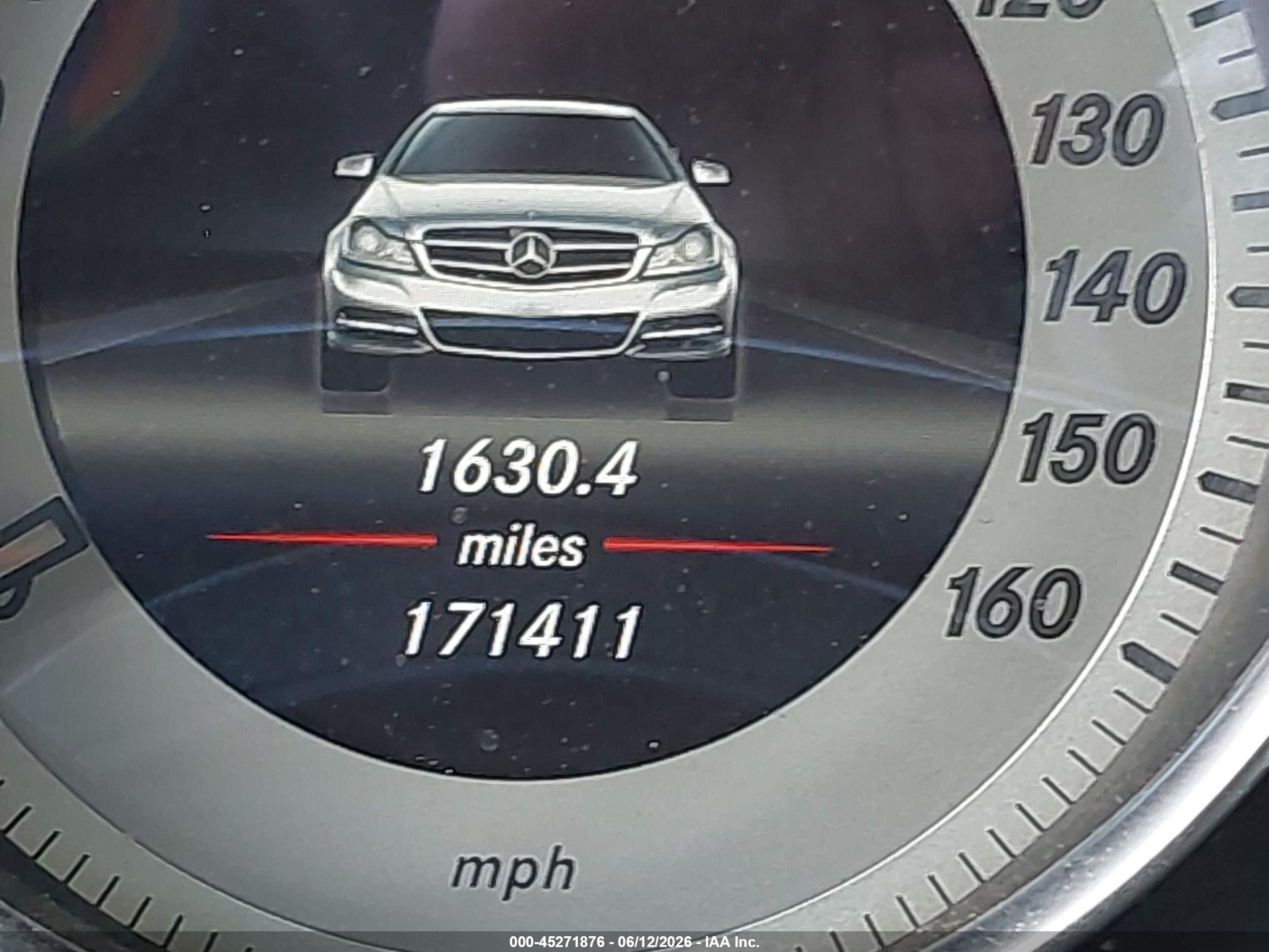 2013 Mercedes-benz C 250   Red vin: WDDGJ4HB7DG062832