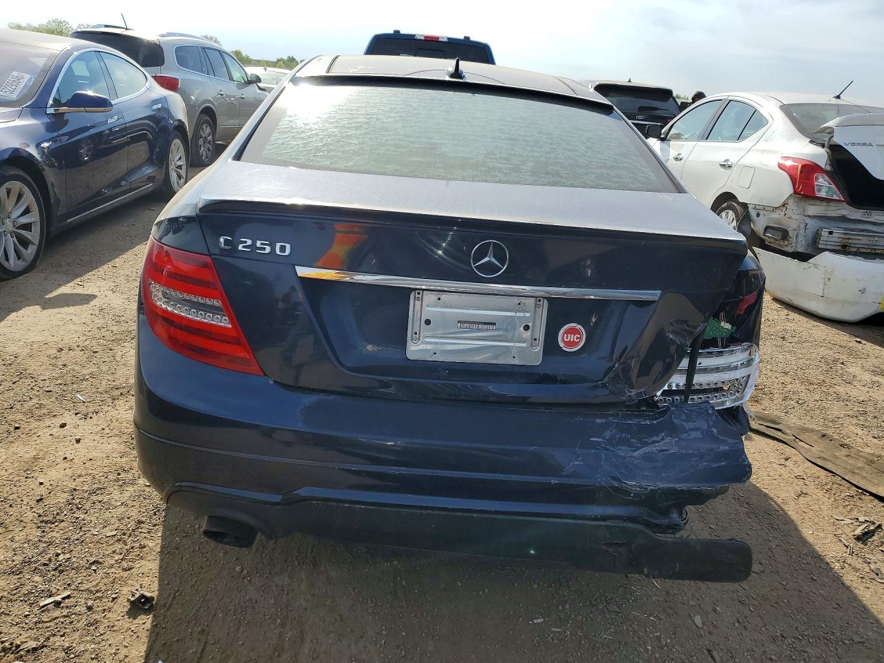 2014 Mercedes-benz C 250 Blue vin: WDDGJ4HB7EG162964