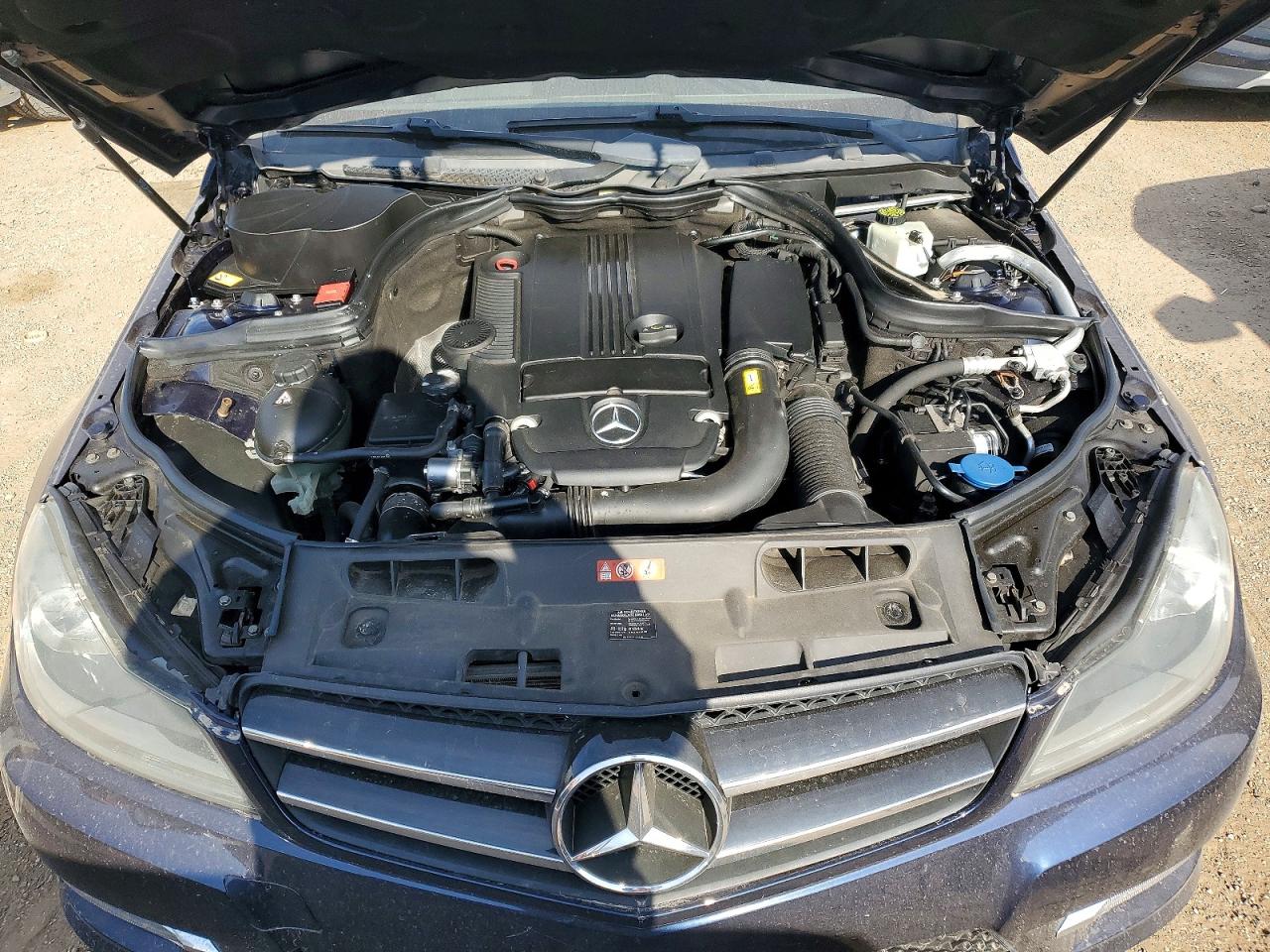 2014 Mercedes-benz C 250 Blue vin: WDDGJ4HB7EG162964