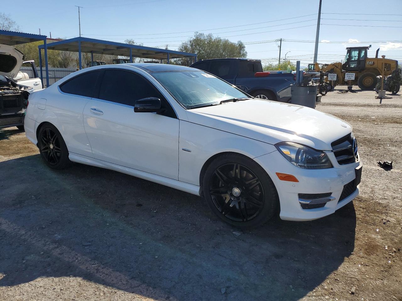 2015 Mercedes-benz C 250 White vin: WDDGJ4HB7FG389458