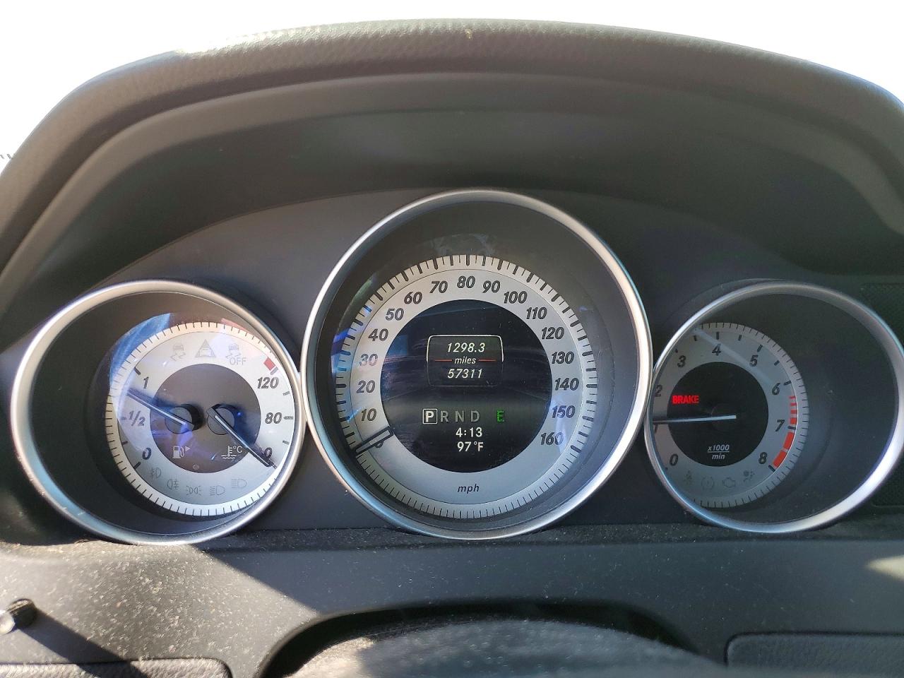 2015 Mercedes-benz C 250 White vin: WDDGJ4HB7FG389458