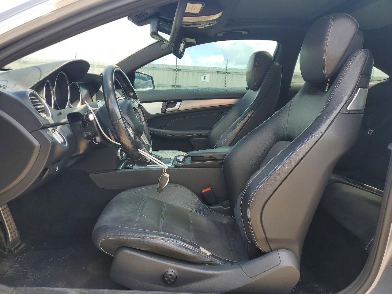 2015 Mercedes-benz C 250 Серый vin: WDDGJ4HB7FG402208