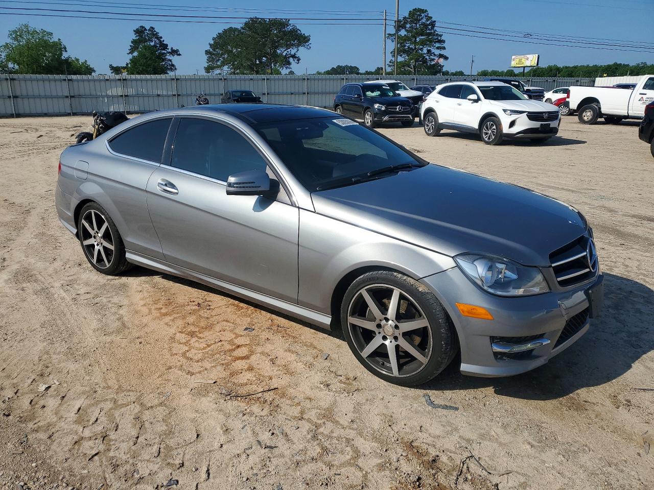 2015 Mercedes-benz C 250 Серый vin: WDDGJ4HB7FG402208