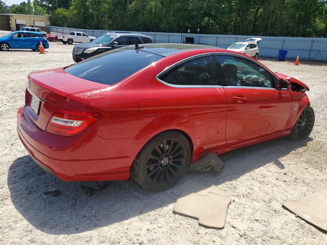 2012 Mercedes-benz C 250 Red vin: WDDGJ4HB8CF774349