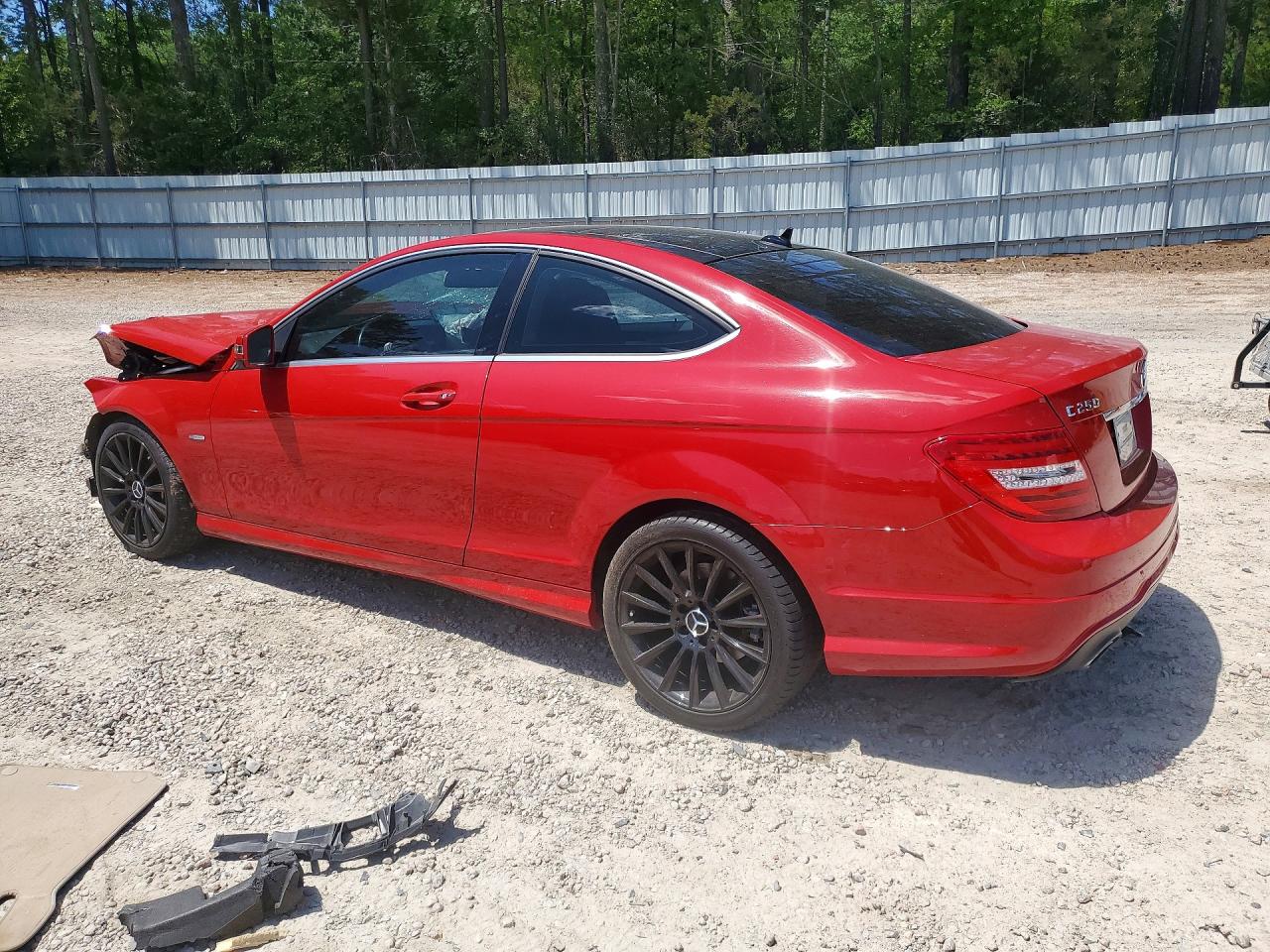 2012 Mercedes-benz C 250 Red vin: WDDGJ4HB8CF774349