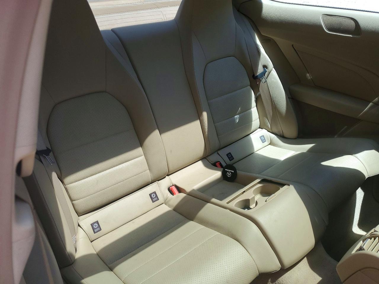 2012 Mercedes-benz C 250 Red vin: WDDGJ4HB8CF774349