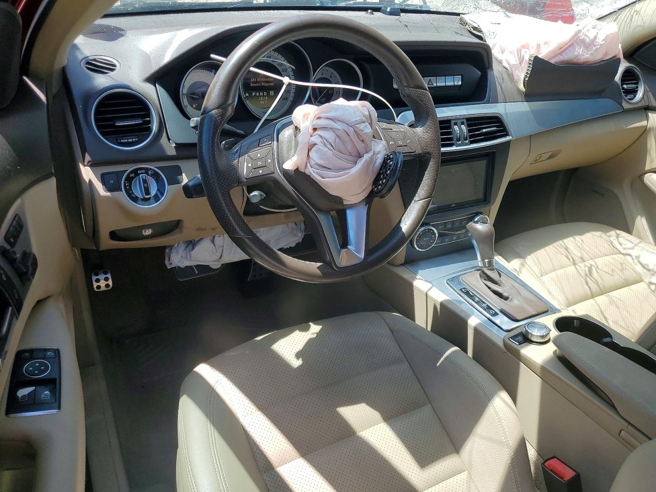 2012 Mercedes-benz C 250 Red vin: WDDGJ4HB8CF774349