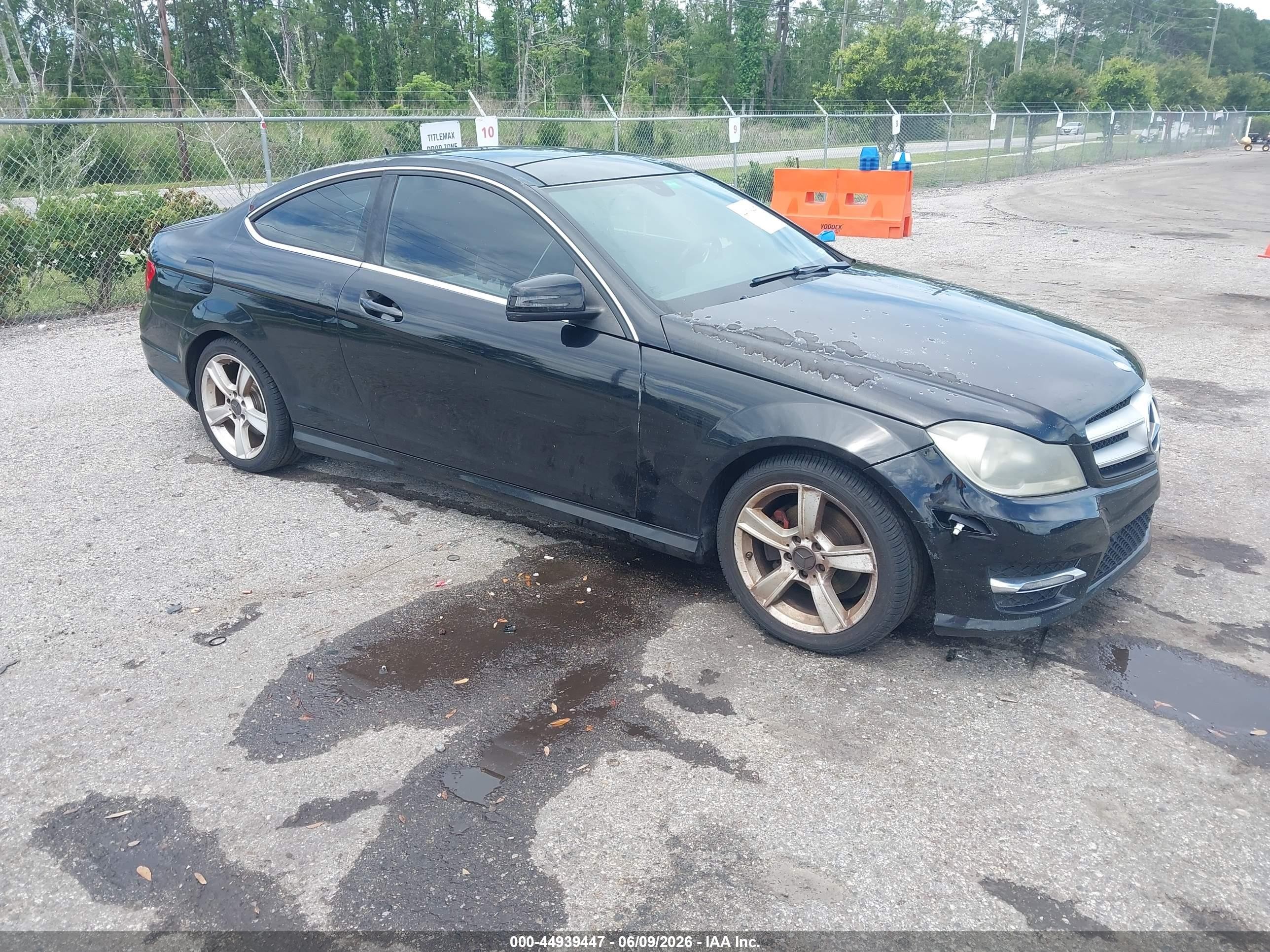 2012 Mercedes-benz C 250   Black vin: WDDGJ4HB8CF836252