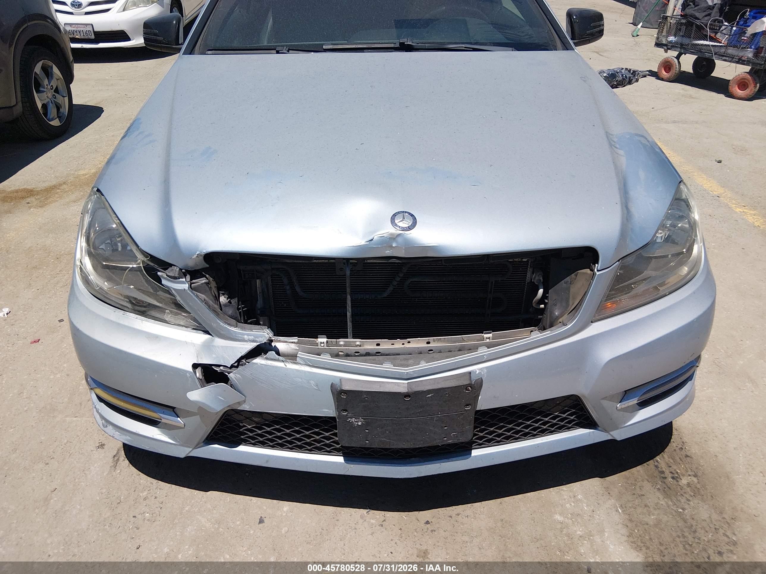 2013 Mercedes-benz C 250   Silver vin: WDDGJ4HB8DG033968