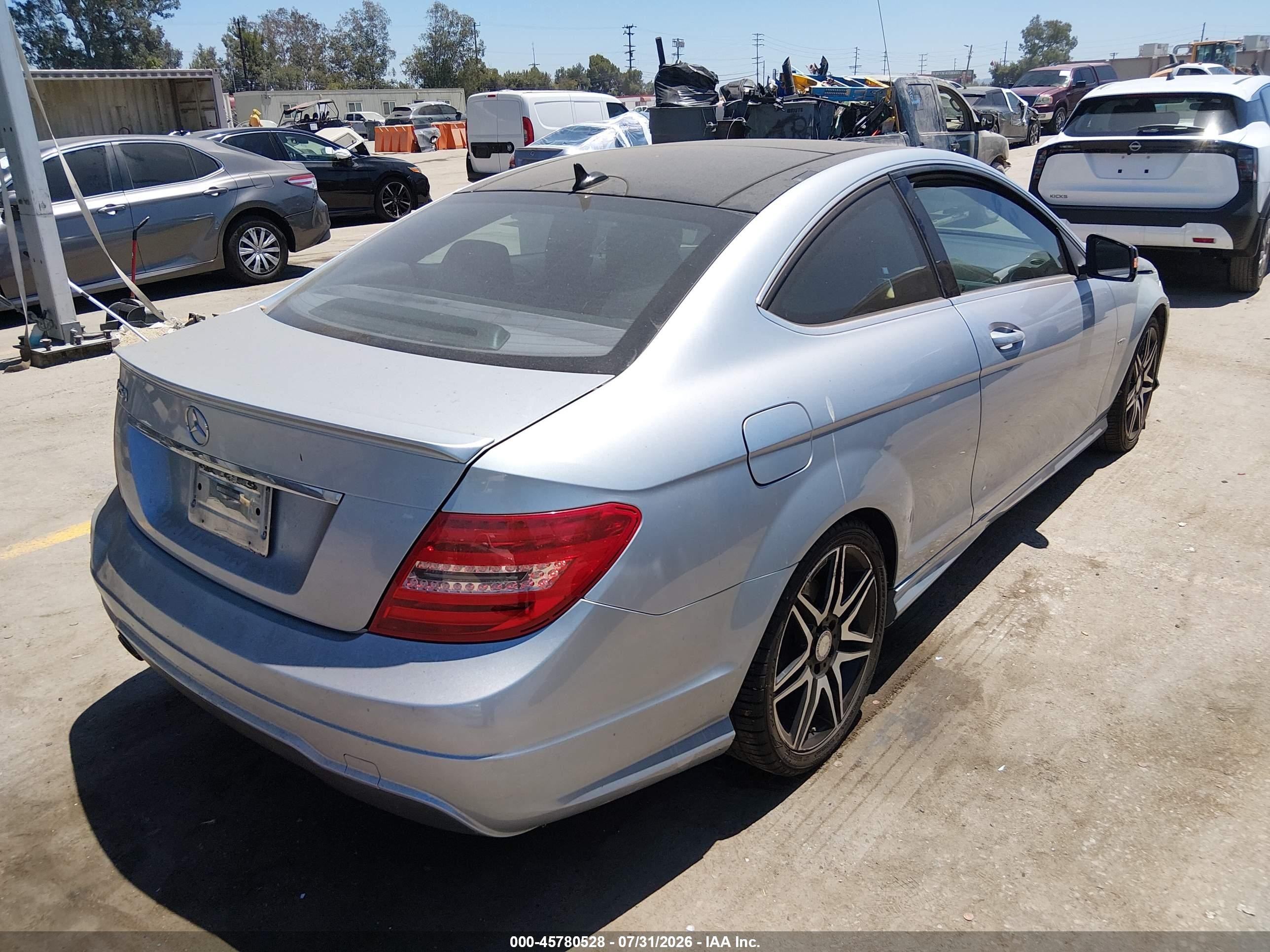 2013 Mercedes-benz C 250   Silver vin: WDDGJ4HB8DG033968