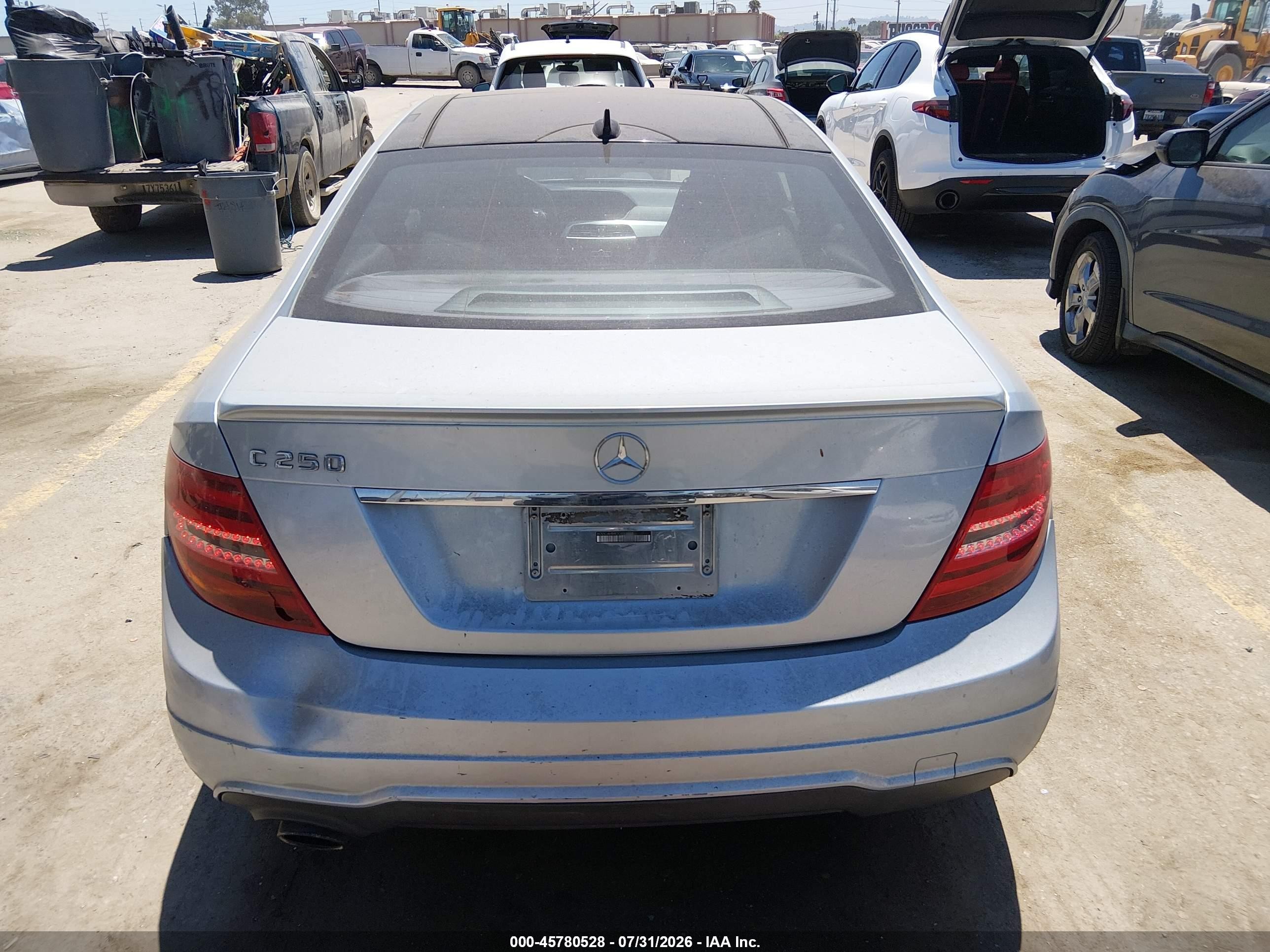 2013 Mercedes-benz C 250   Silver vin: WDDGJ4HB8DG033968