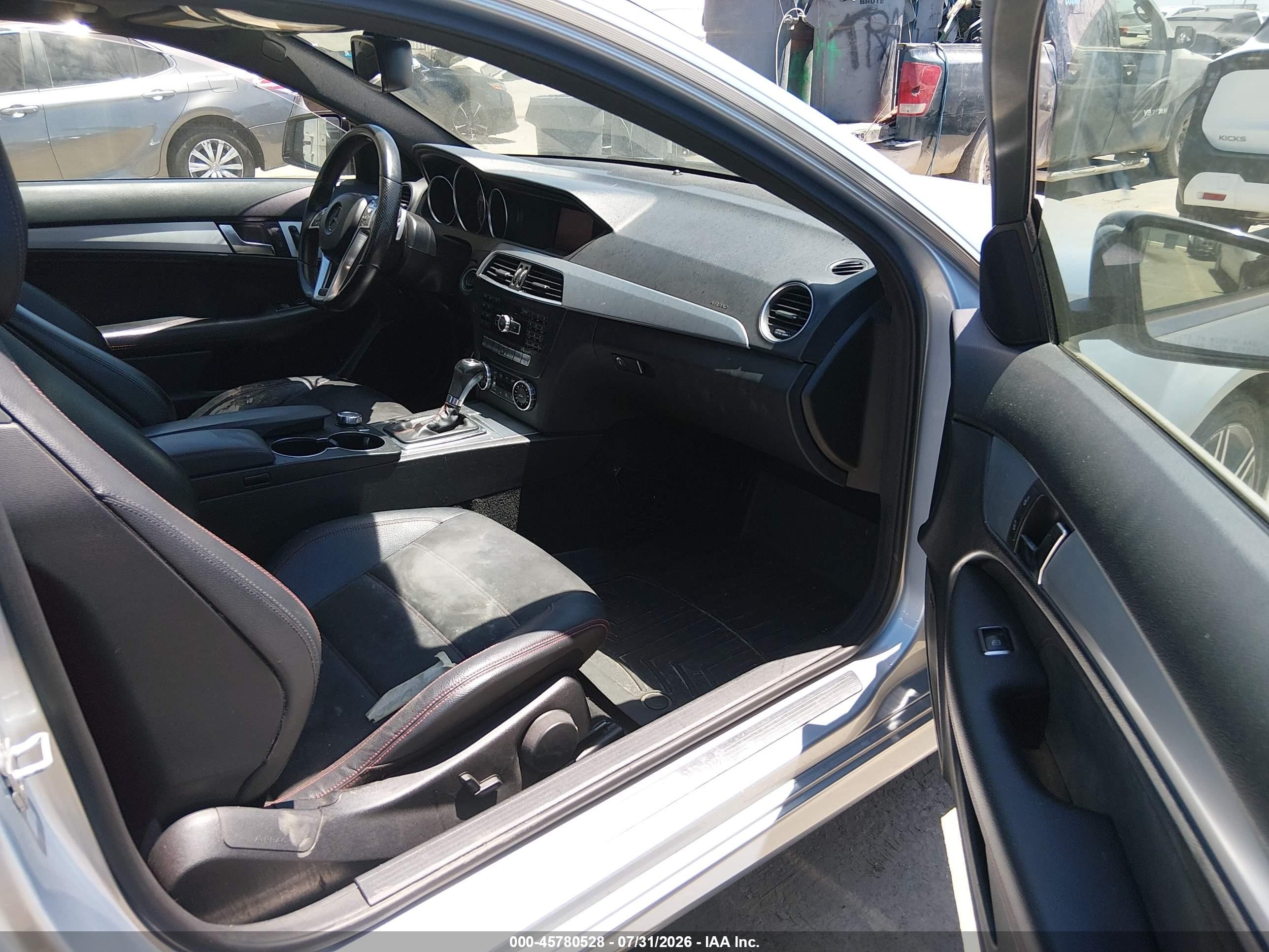2013 Mercedes-benz C 250   Silver vin: WDDGJ4HB8DG033968
