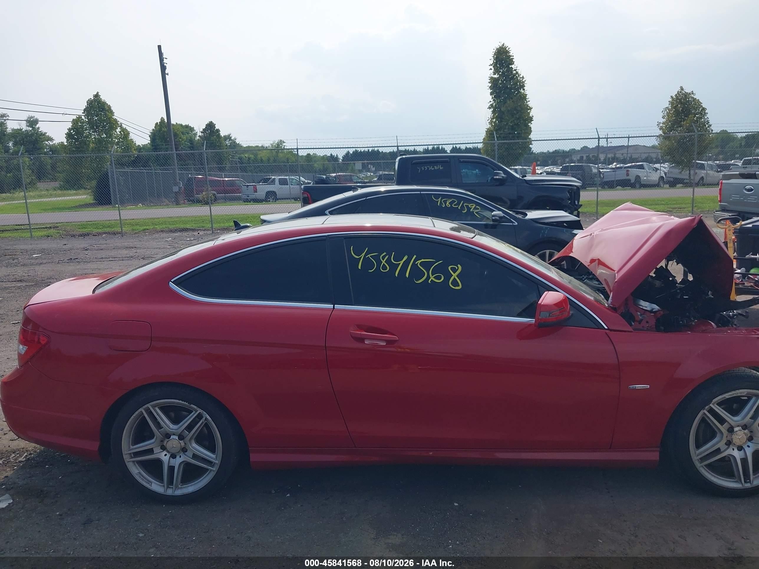 2012 Mercedes-benz C 250   Red vin: WDDGJ4HB9CF745958