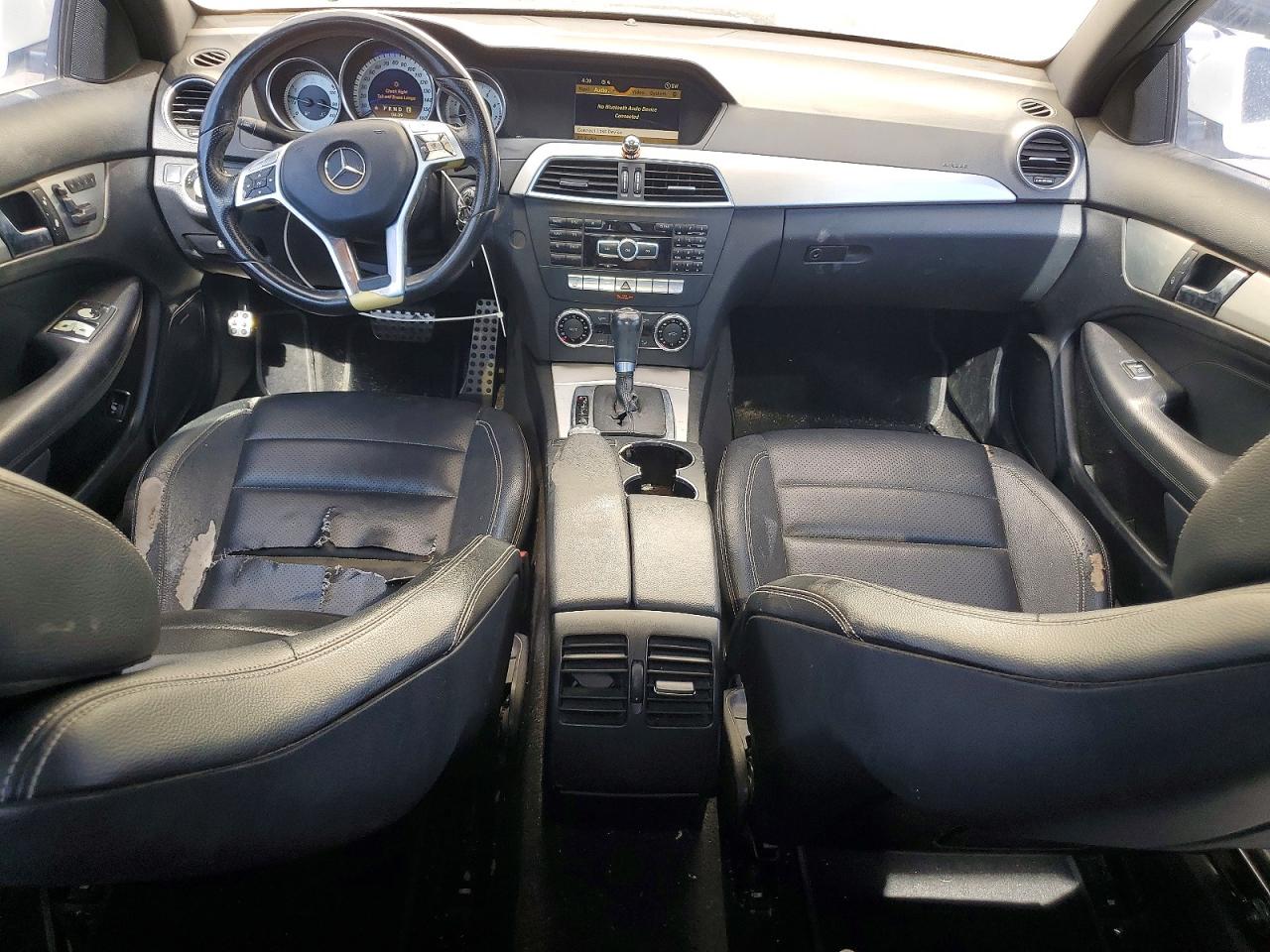 2012 Mercedes-benz C 250 Белый vin: WDDGJ4HB9CF801106