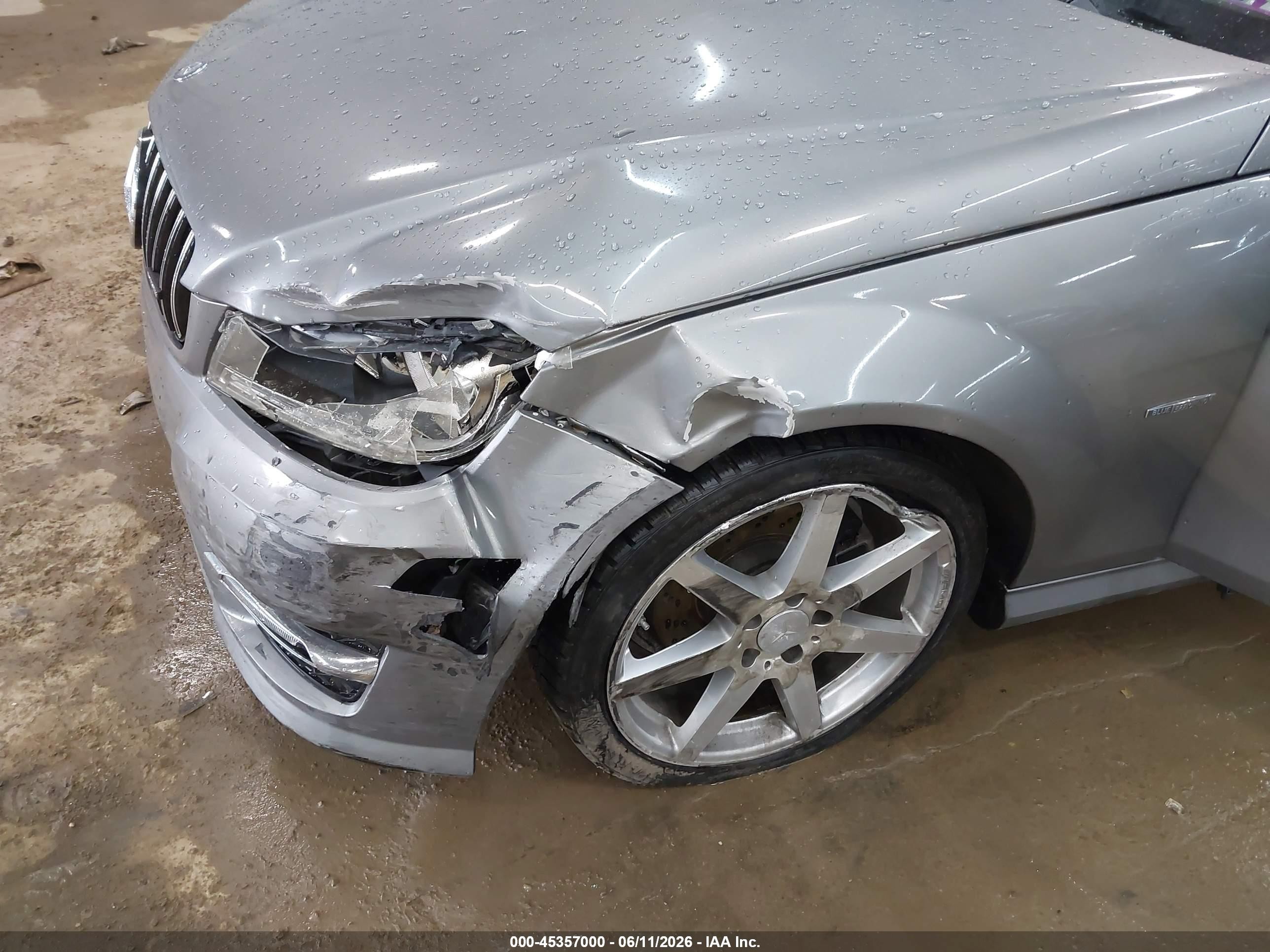 2012 Mercedes-benz C 250   Silver vin: WDDGJ4HB9CF826751