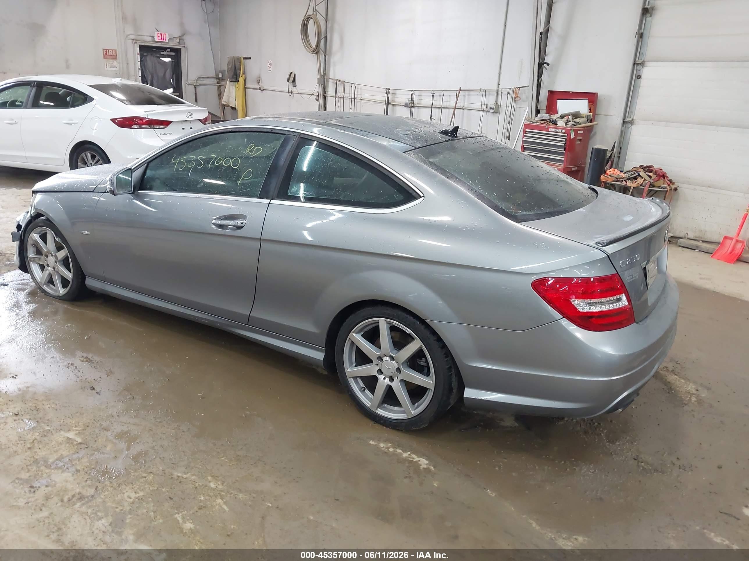2012 Mercedes-benz C 250   Silver vin: WDDGJ4HB9CF826751