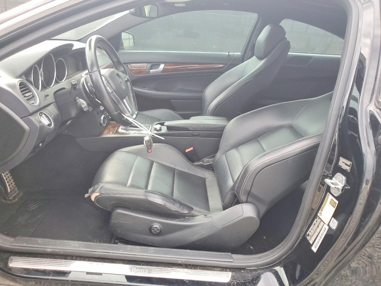 2012 Mercedes-benz C 250 Черный vin: WDDGJ4HB9CF903599
