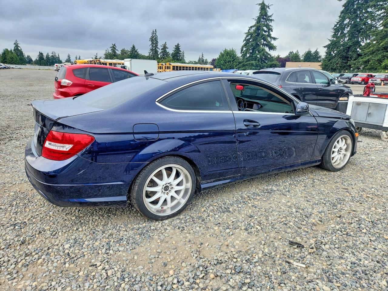 2013 Mercedes-benz C 250 Blue vin: WDDGJ4HB9DF945482