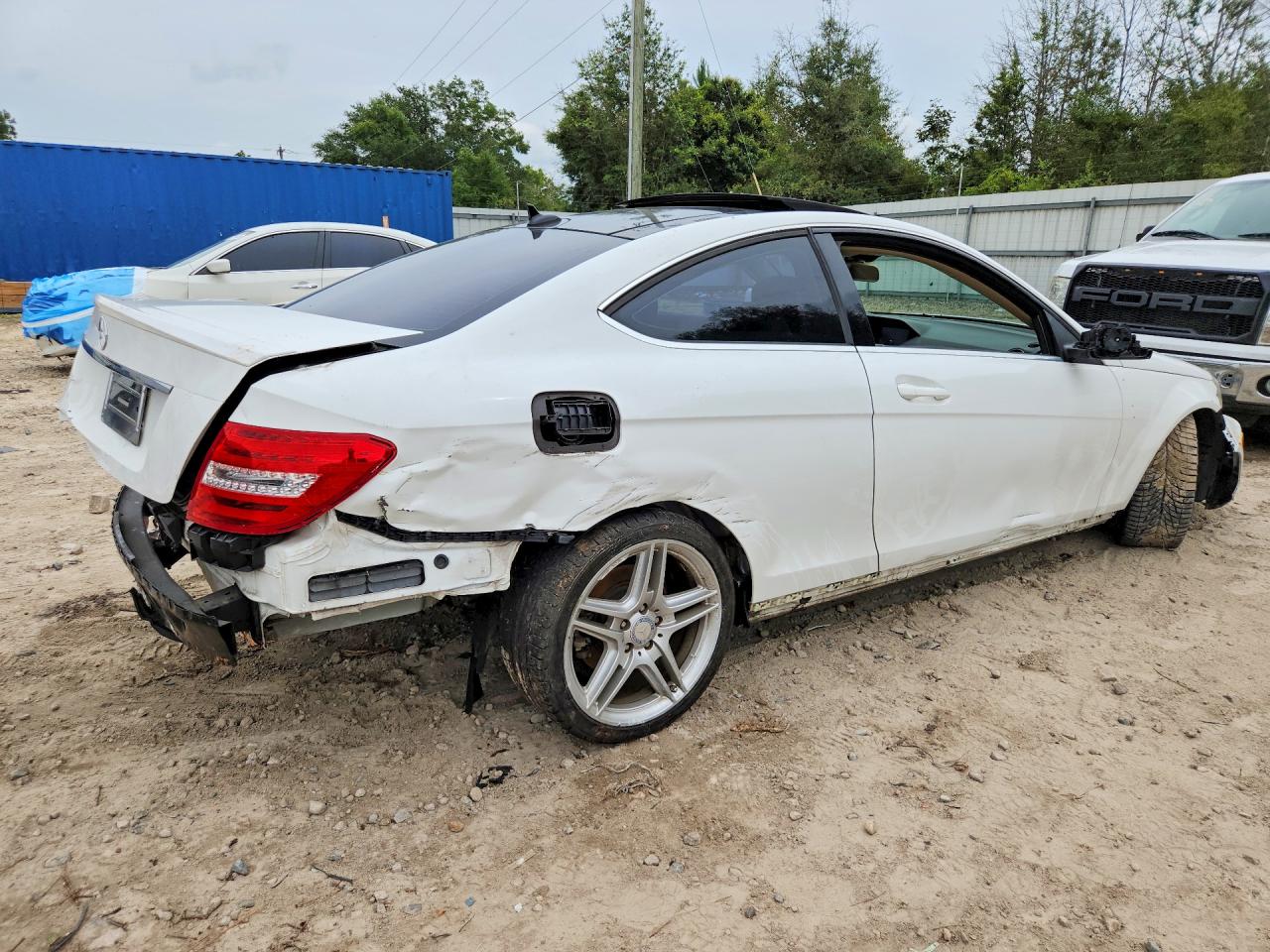 2013 Mercedes-benz C 250 Белый vin: WDDGJ4HB9DF979955