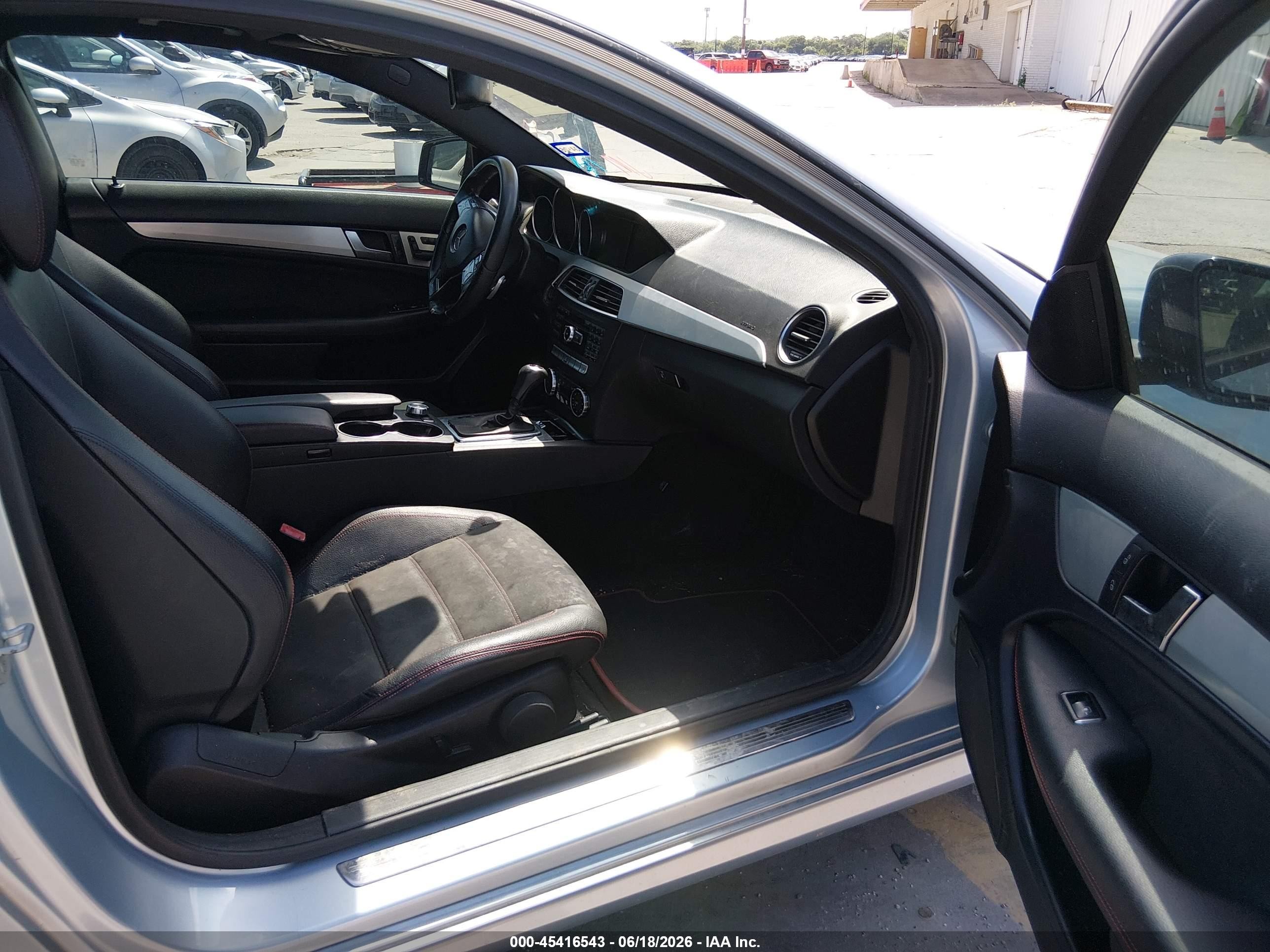 2013 Mercedes-benz C 250   Blue vin: WDDGJ4HB9DG030562