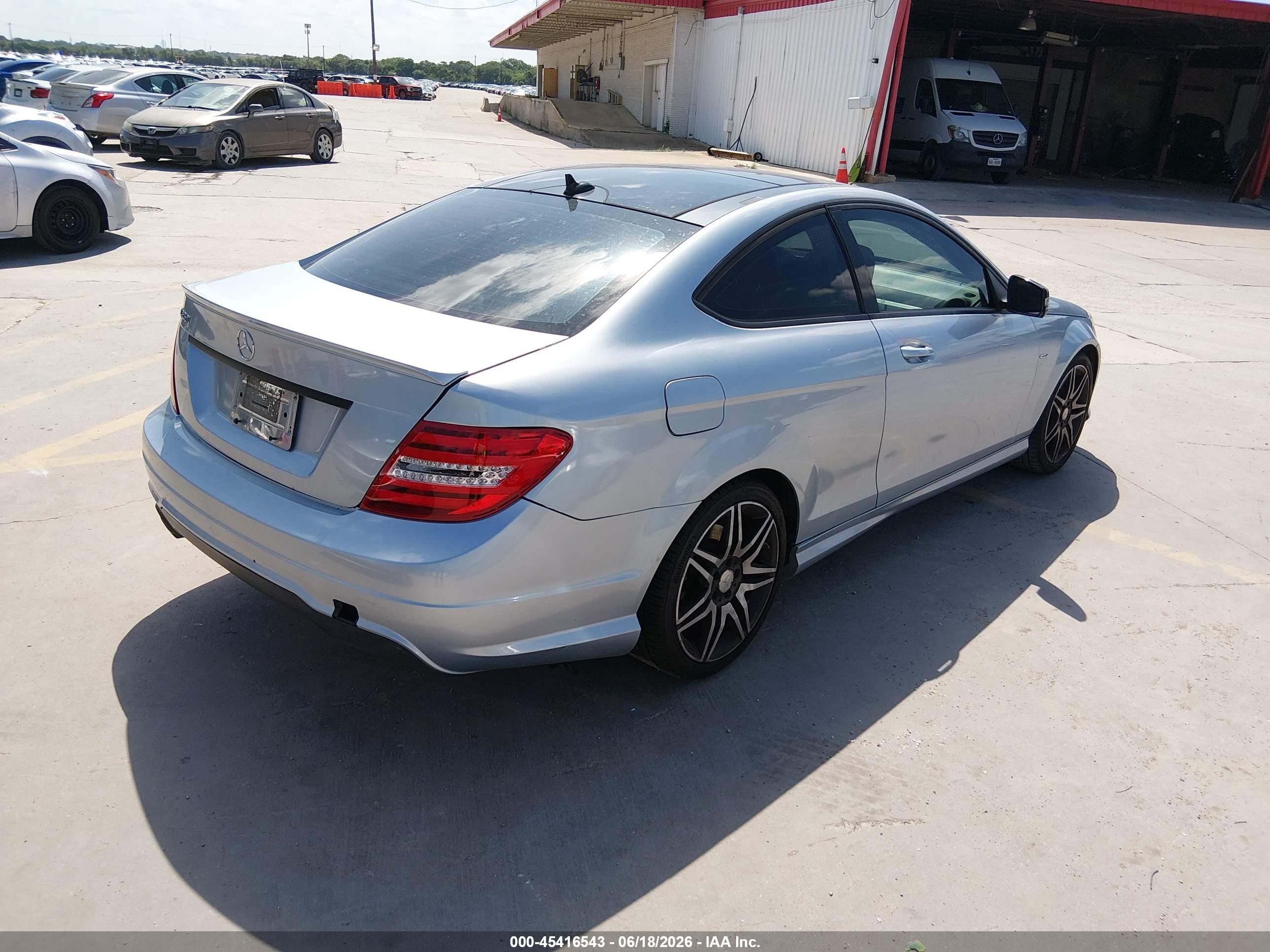 2013 Mercedes-benz C 250   Blue vin: WDDGJ4HB9DG030562