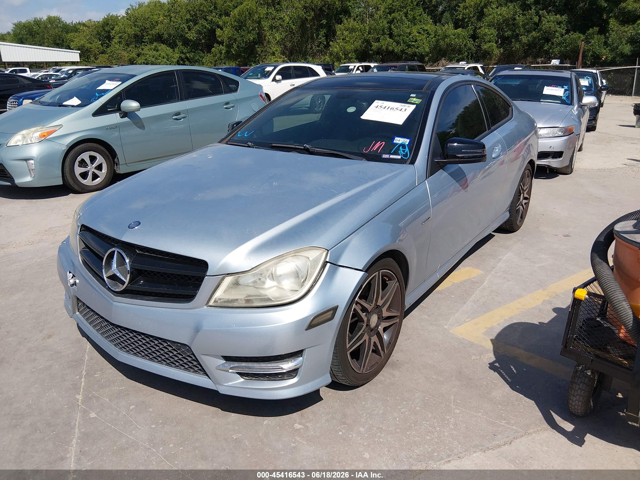 2013 Mercedes-benz C 250   Blue vin: WDDGJ4HB9DG030562