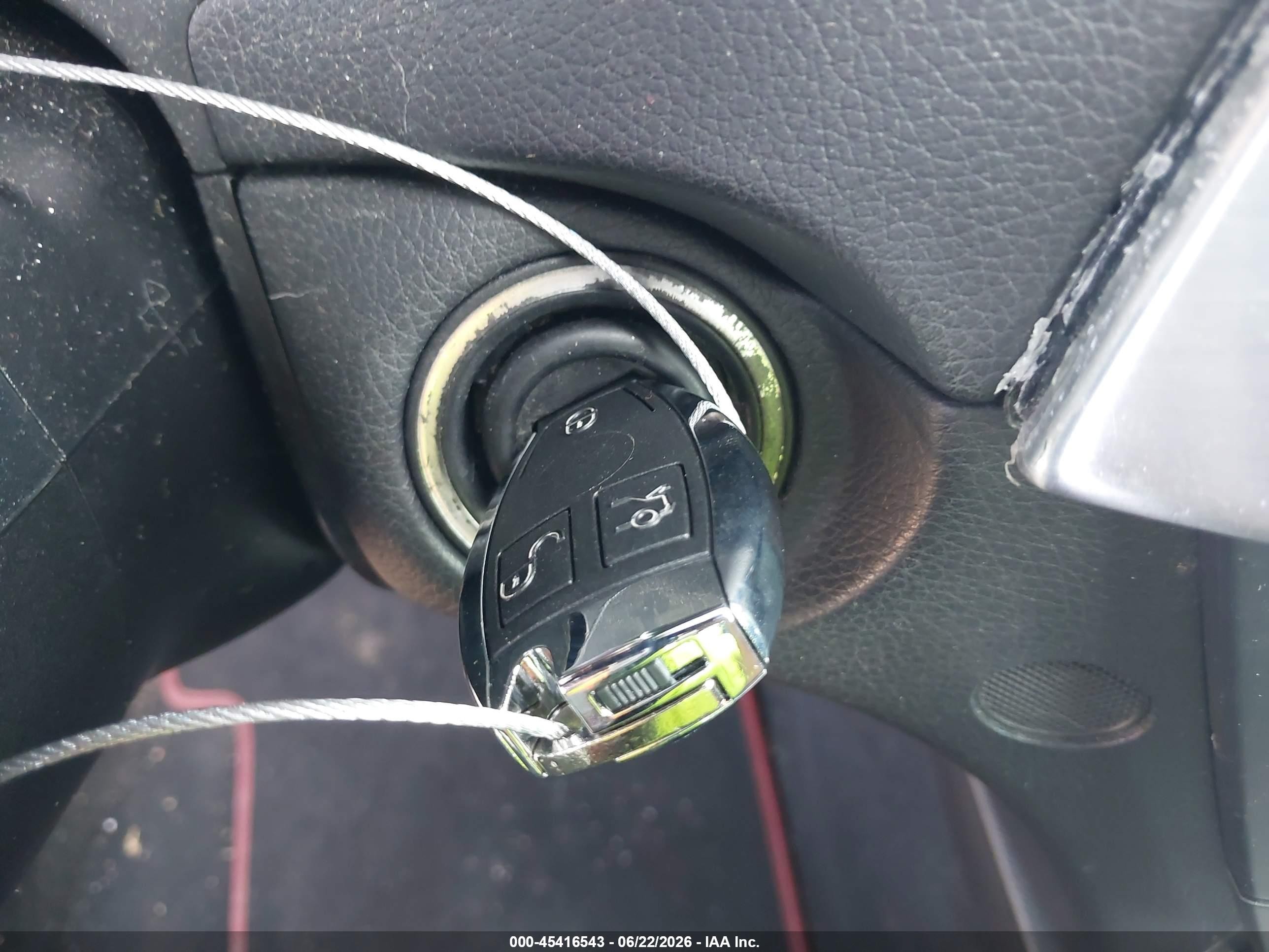 2013 Mercedes-benz C 250   Blue vin: WDDGJ4HB9DG030562