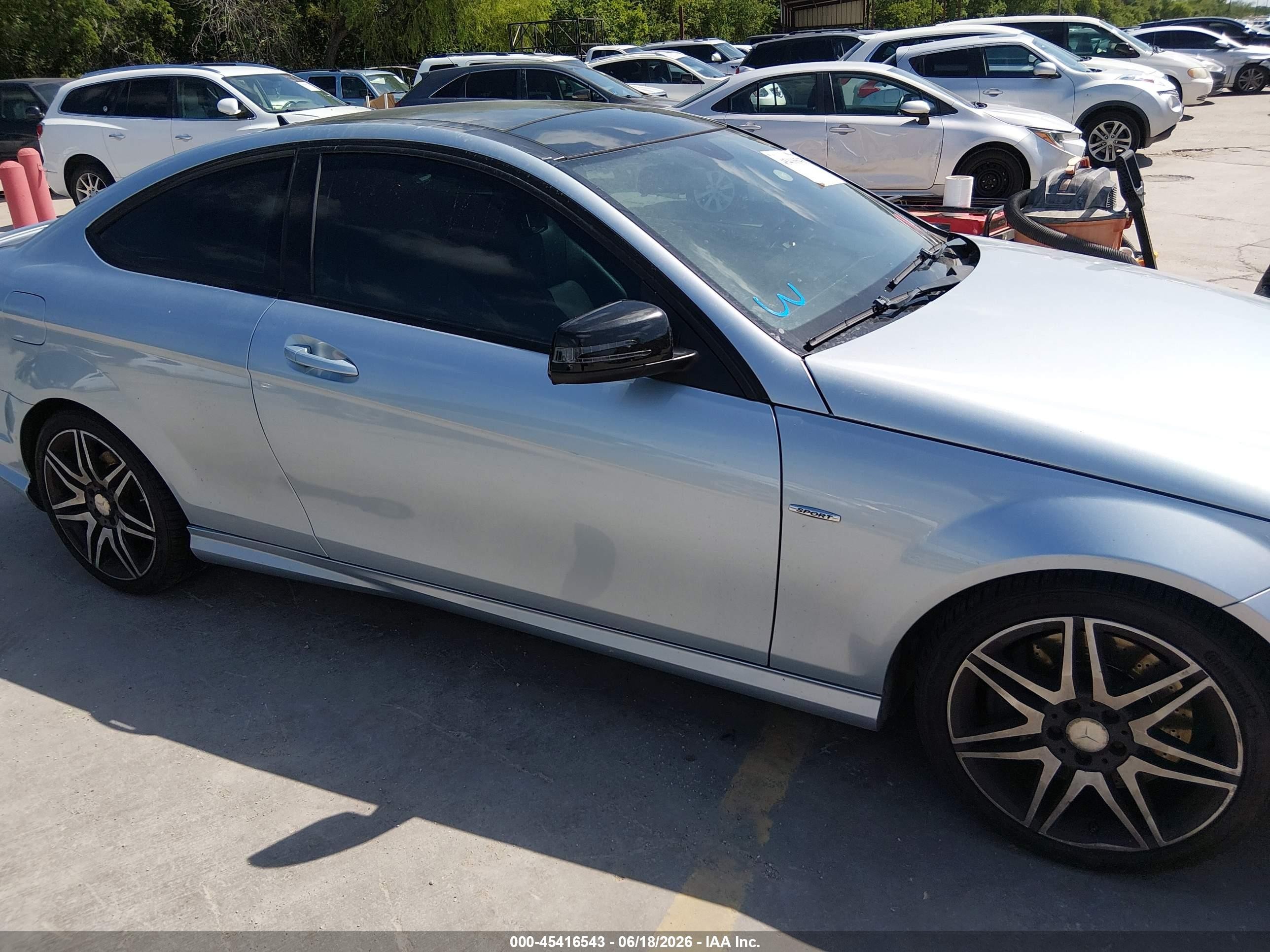 2013 Mercedes-benz C 250   Blue vin: WDDGJ4HB9DG030562