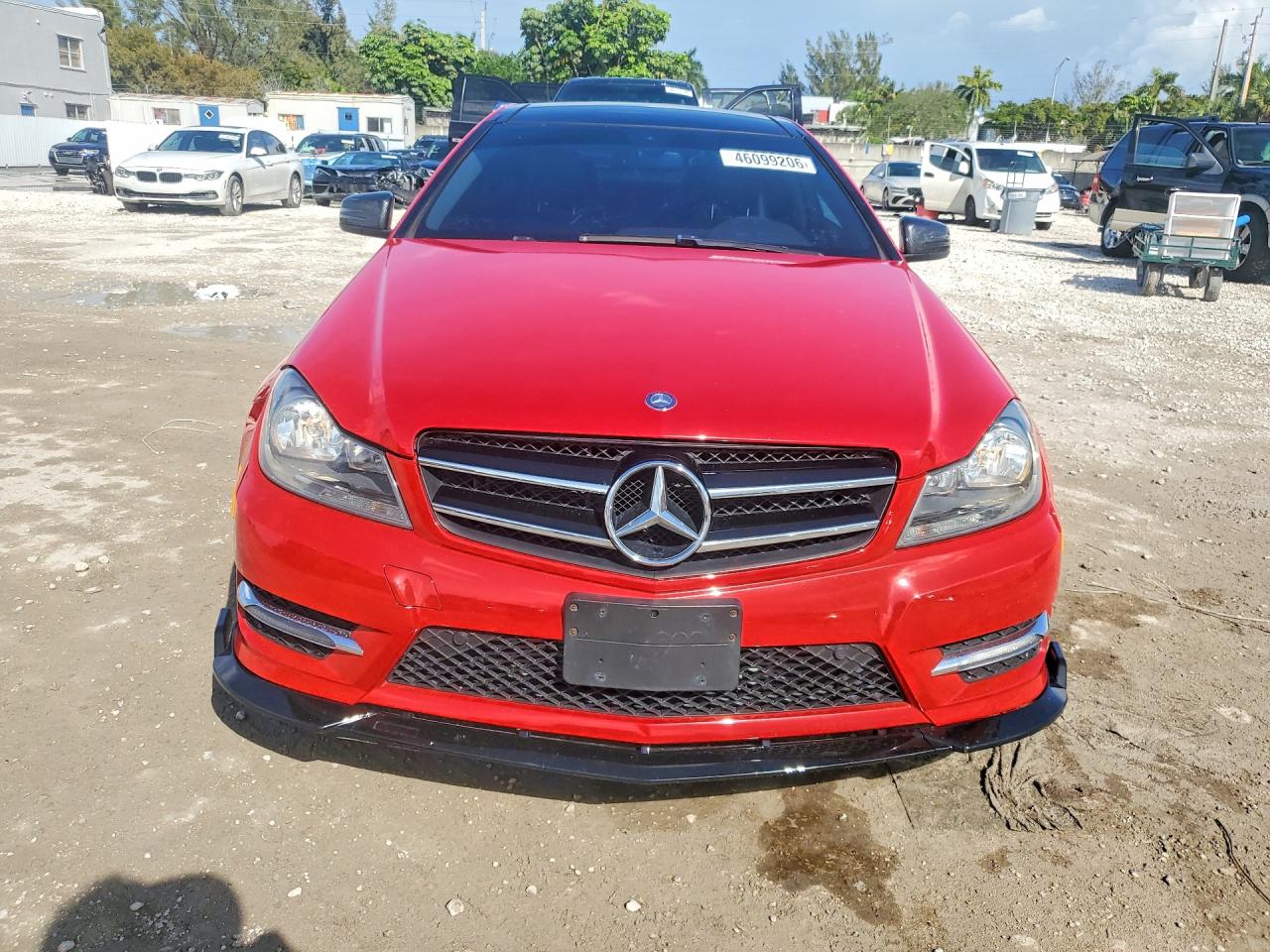 2014 Mercedes-benz C 250 Red vin: WDDGJ4HB9EG265805