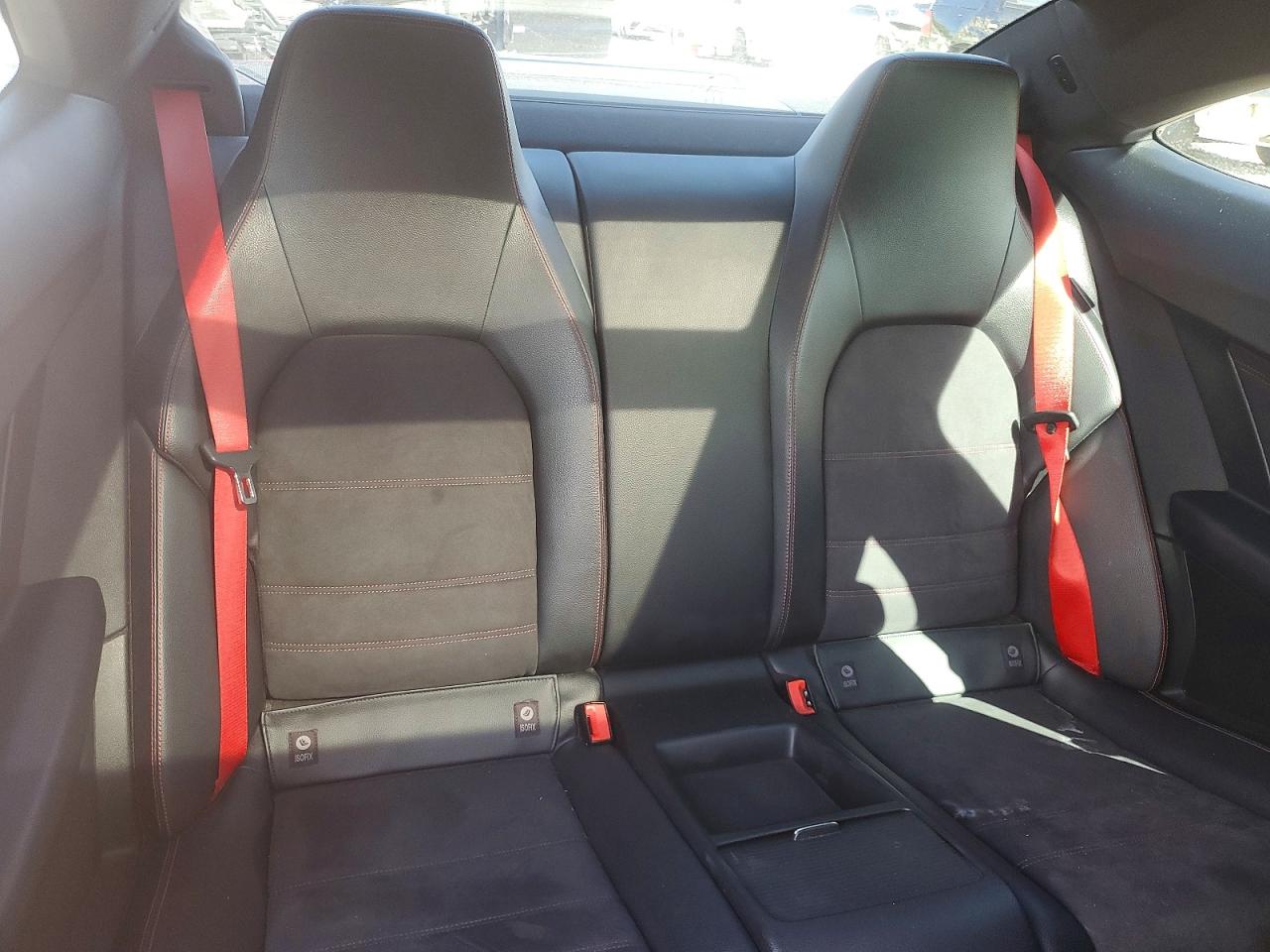 2014 Mercedes-benz C 250 Red vin: WDDGJ4HB9EG265805