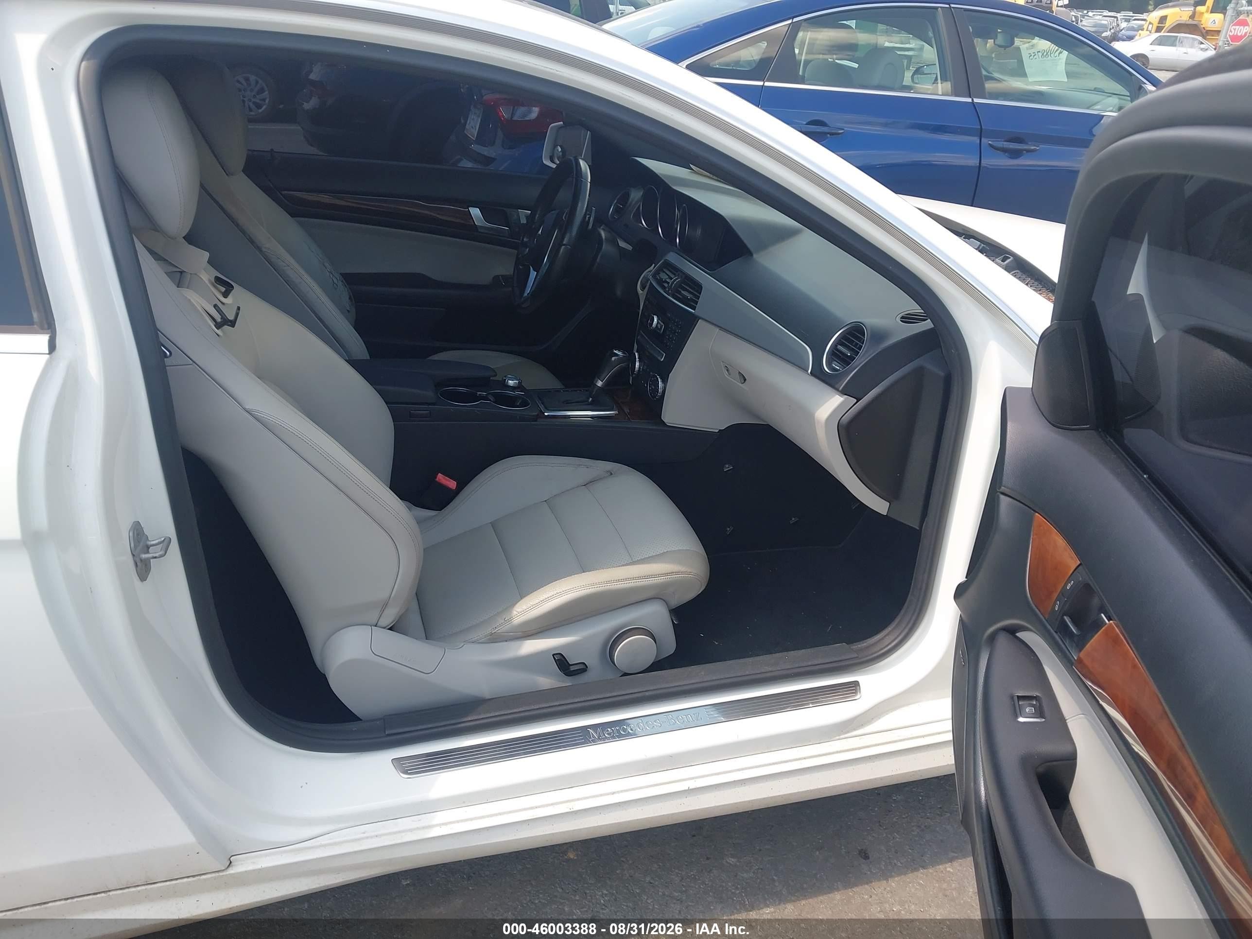 2014 Mercedes-benz C 250   White vin: WDDGJ4HB9EG295628