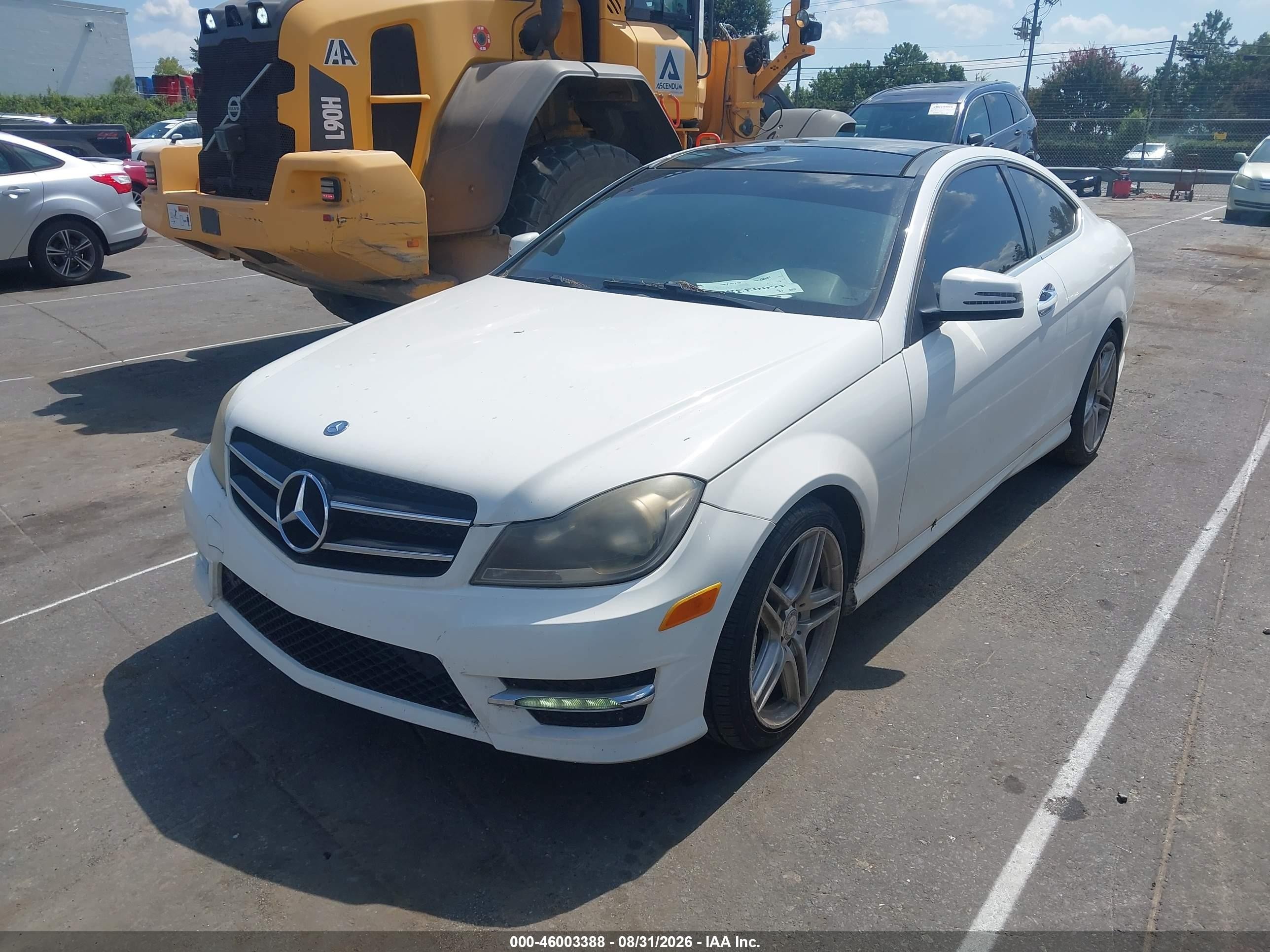 2014 Mercedes-benz C 250   White vin: WDDGJ4HB9EG295628