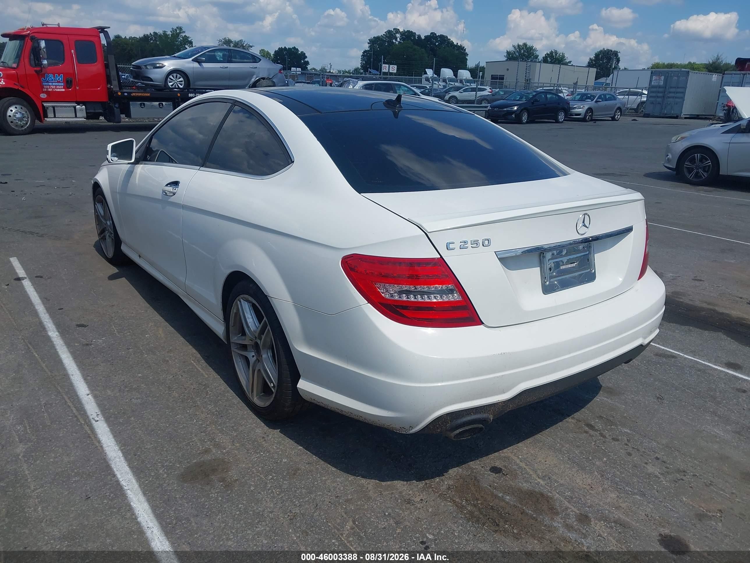 2014 Mercedes-benz C 250   White vin: WDDGJ4HB9EG295628