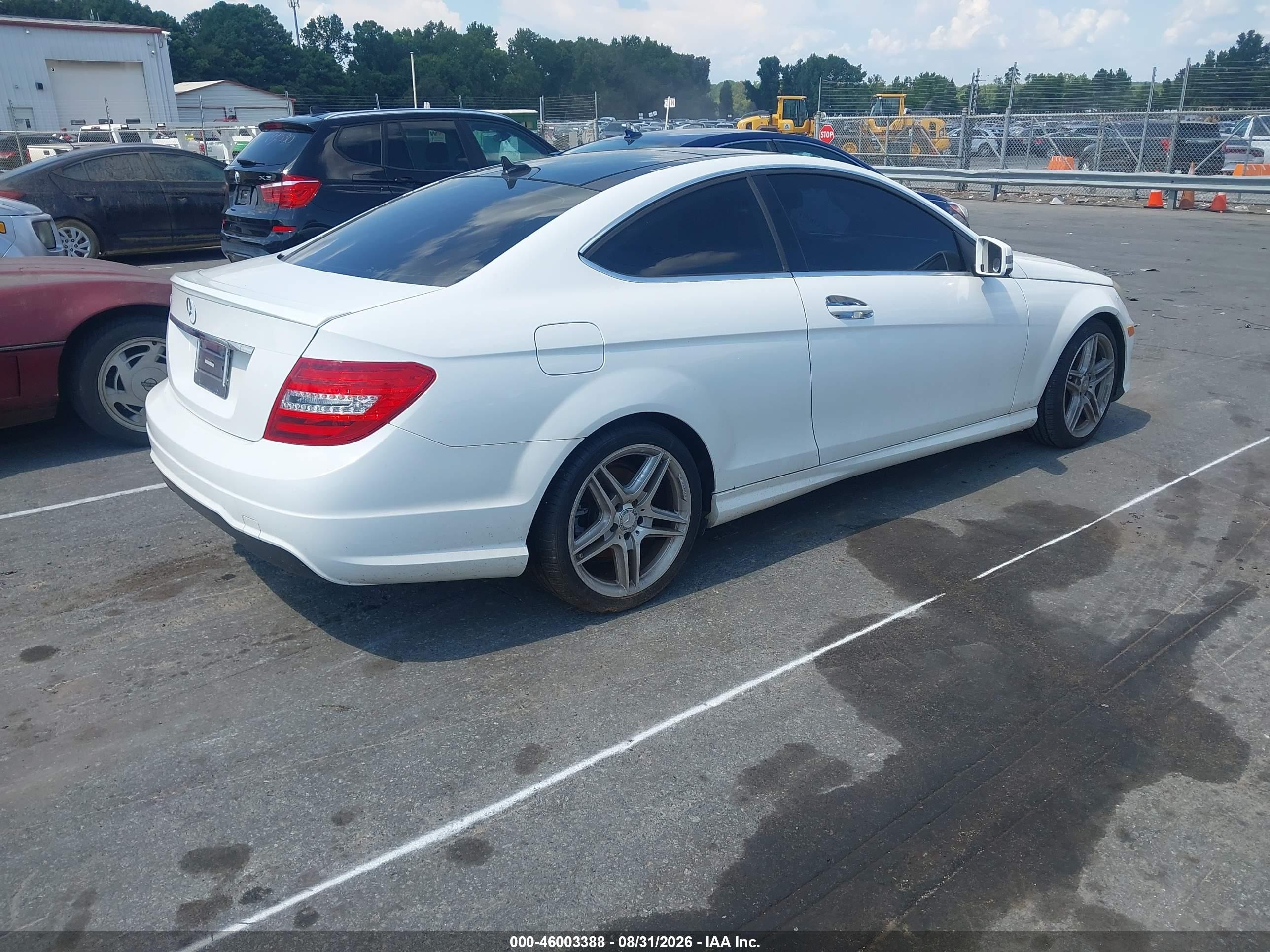 2014 Mercedes-benz C 250   White vin: WDDGJ4HB9EG295628