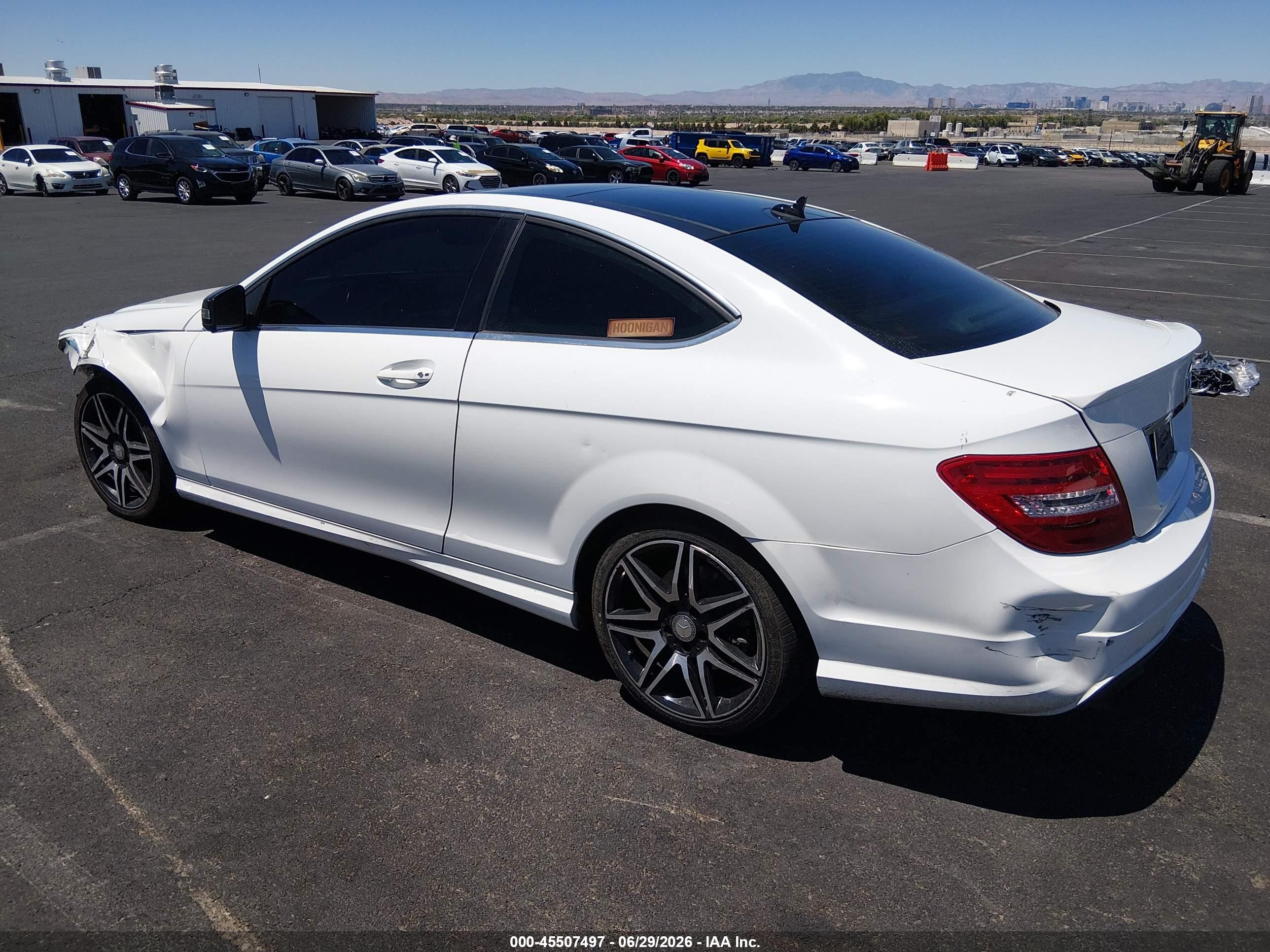 2015 Mercedes-benz C 250   White vin: WDDGJ4HB9FG405174