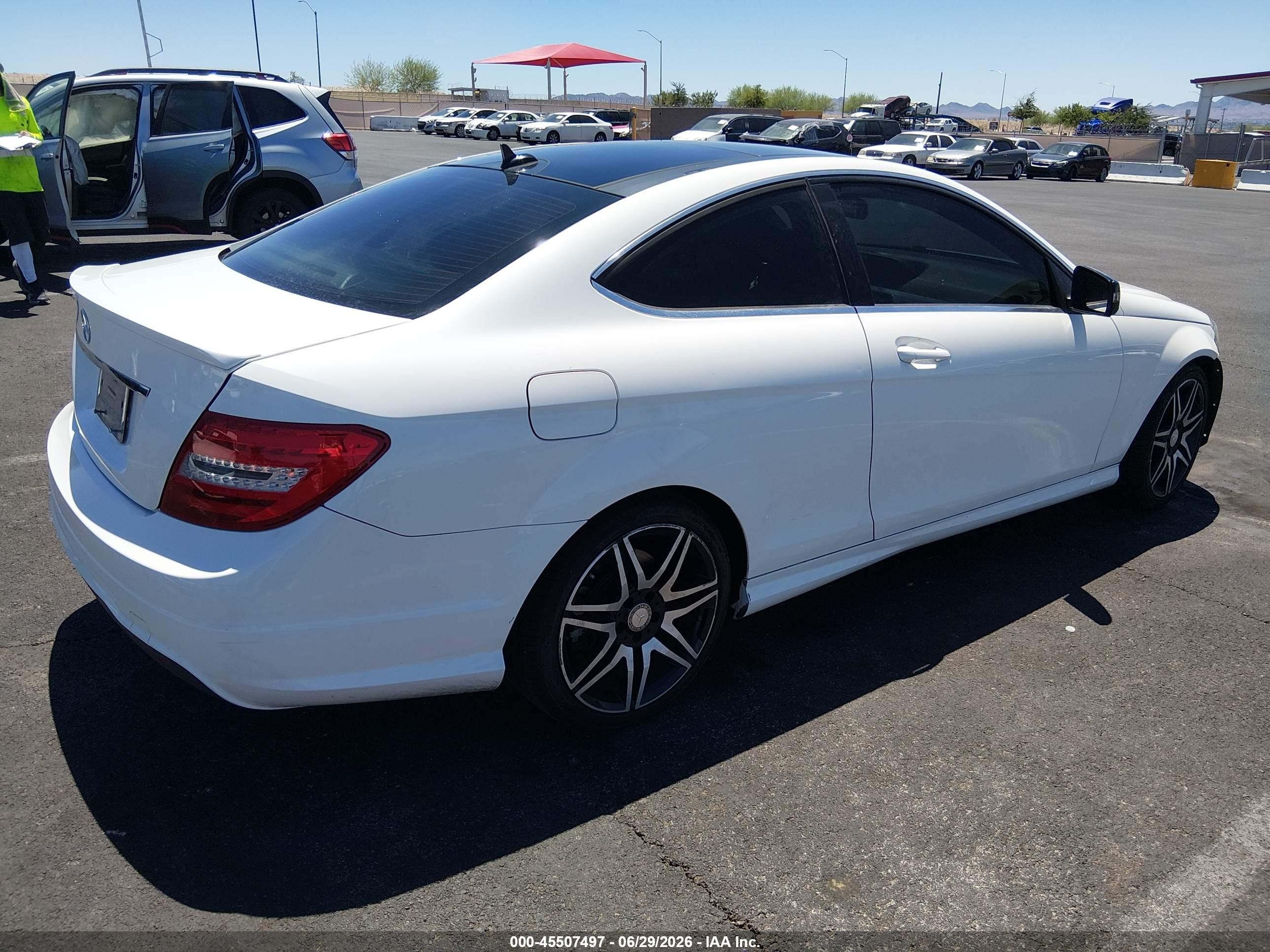 2015 Mercedes-benz C 250   White vin: WDDGJ4HB9FG405174