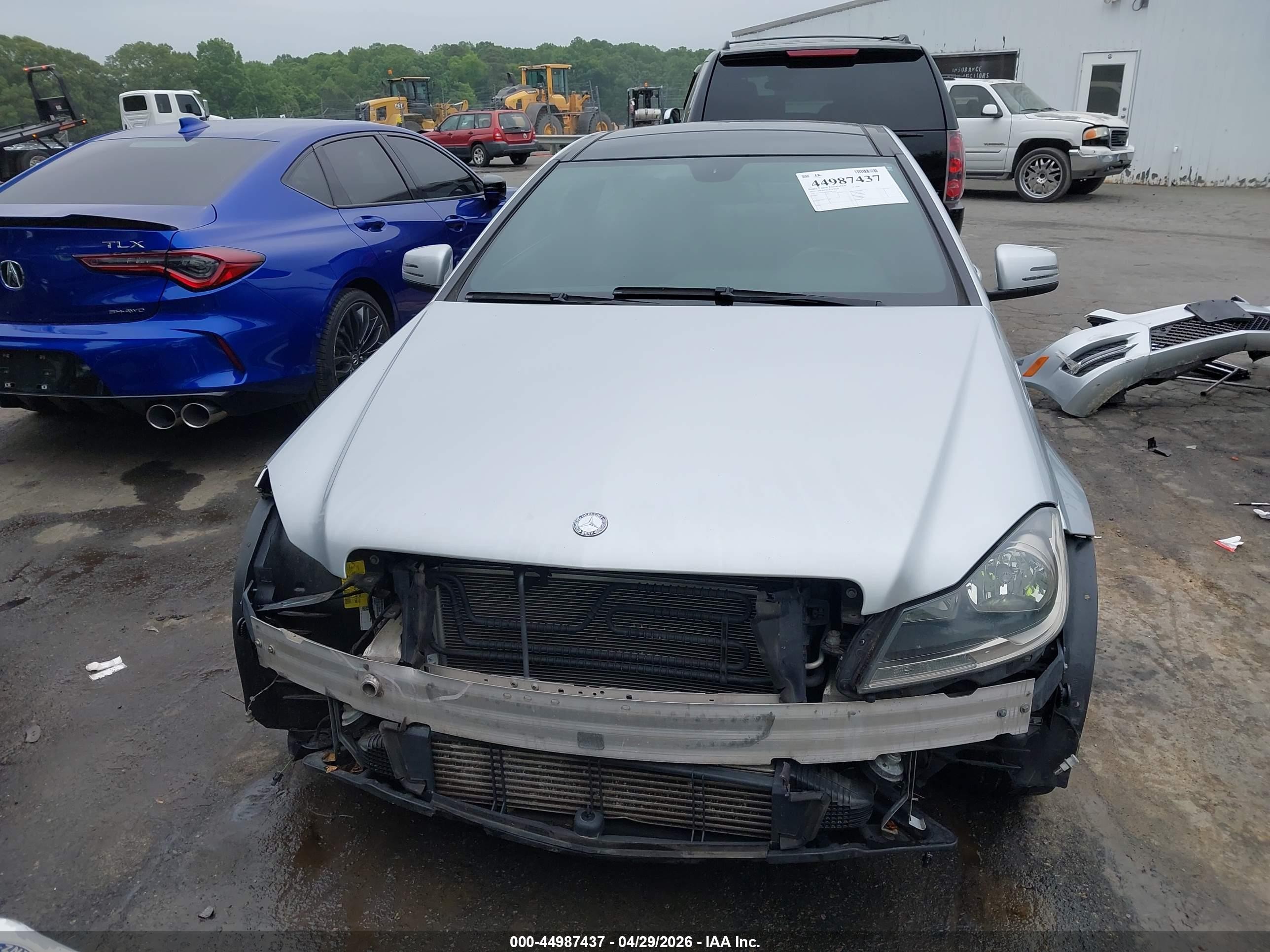2012 Mercedes-benz C 250   Silver vin: WDDGJ4HBXCF817069