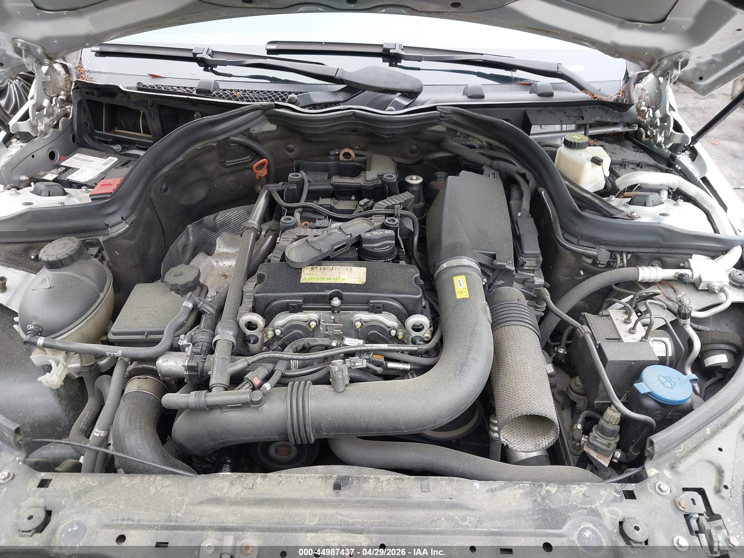 2012 Mercedes-benz C 250   Silver vin: WDDGJ4HBXCF817069