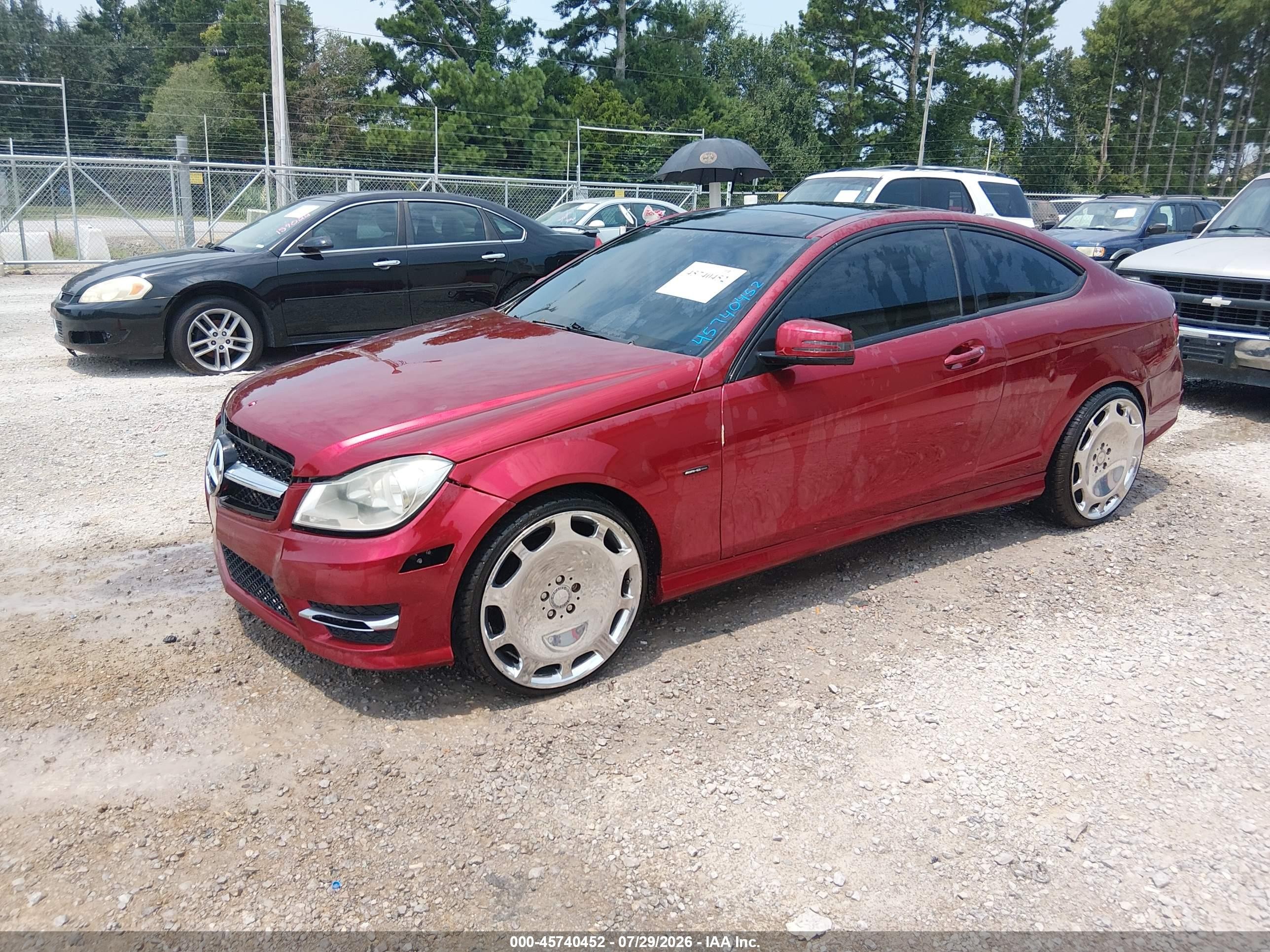 2012 Mercedes-benz C 250   Red vin: WDDGJ4HBXCF921612