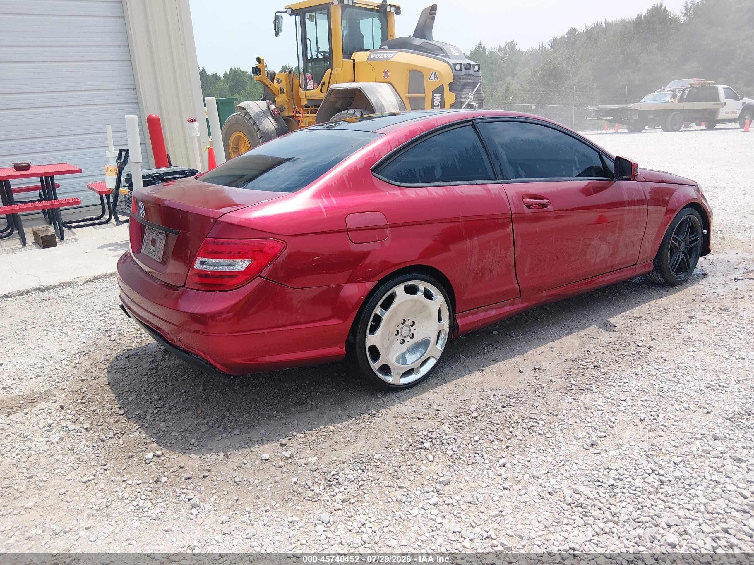 2012 Mercedes-benz C 250   Red vin: WDDGJ4HBXCF921612