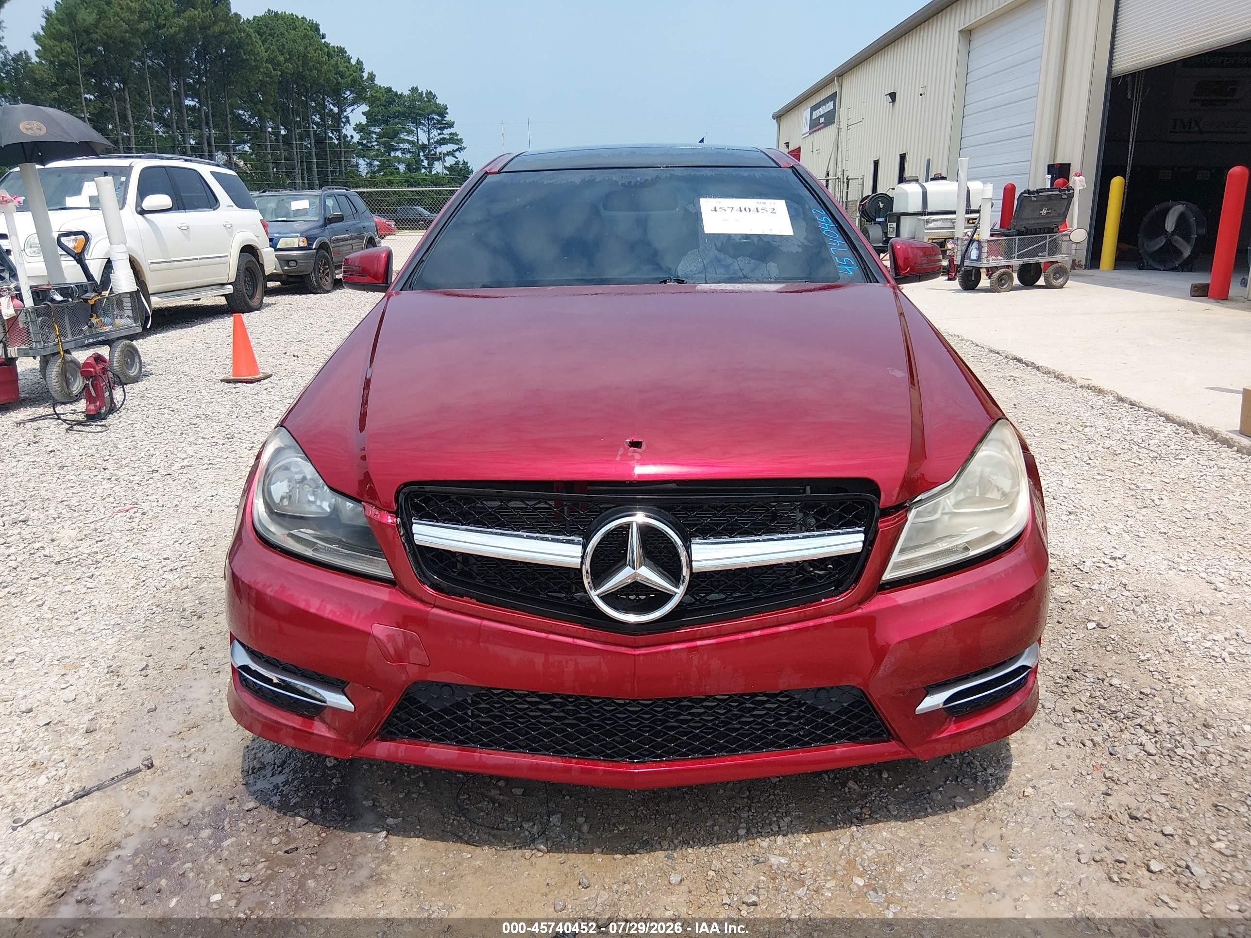 2012 Mercedes-benz C 250   Red vin: WDDGJ4HBXCF921612