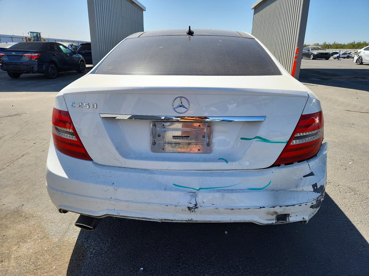 2013 Mercedes-benz C 250 White vin: WDDGJ4HBXDF949833