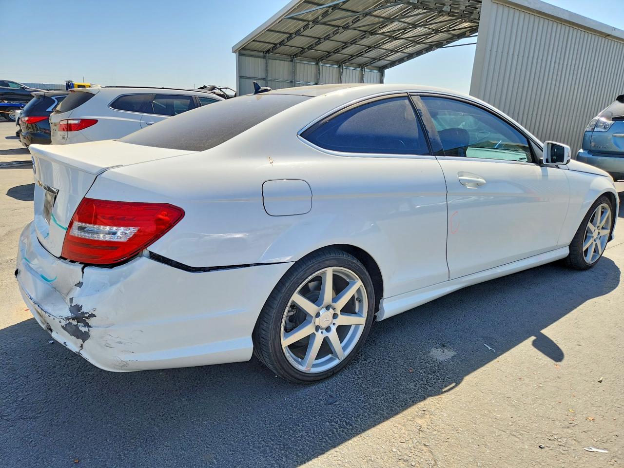 2013 Mercedes-benz C 250 White vin: WDDGJ4HBXDF949833