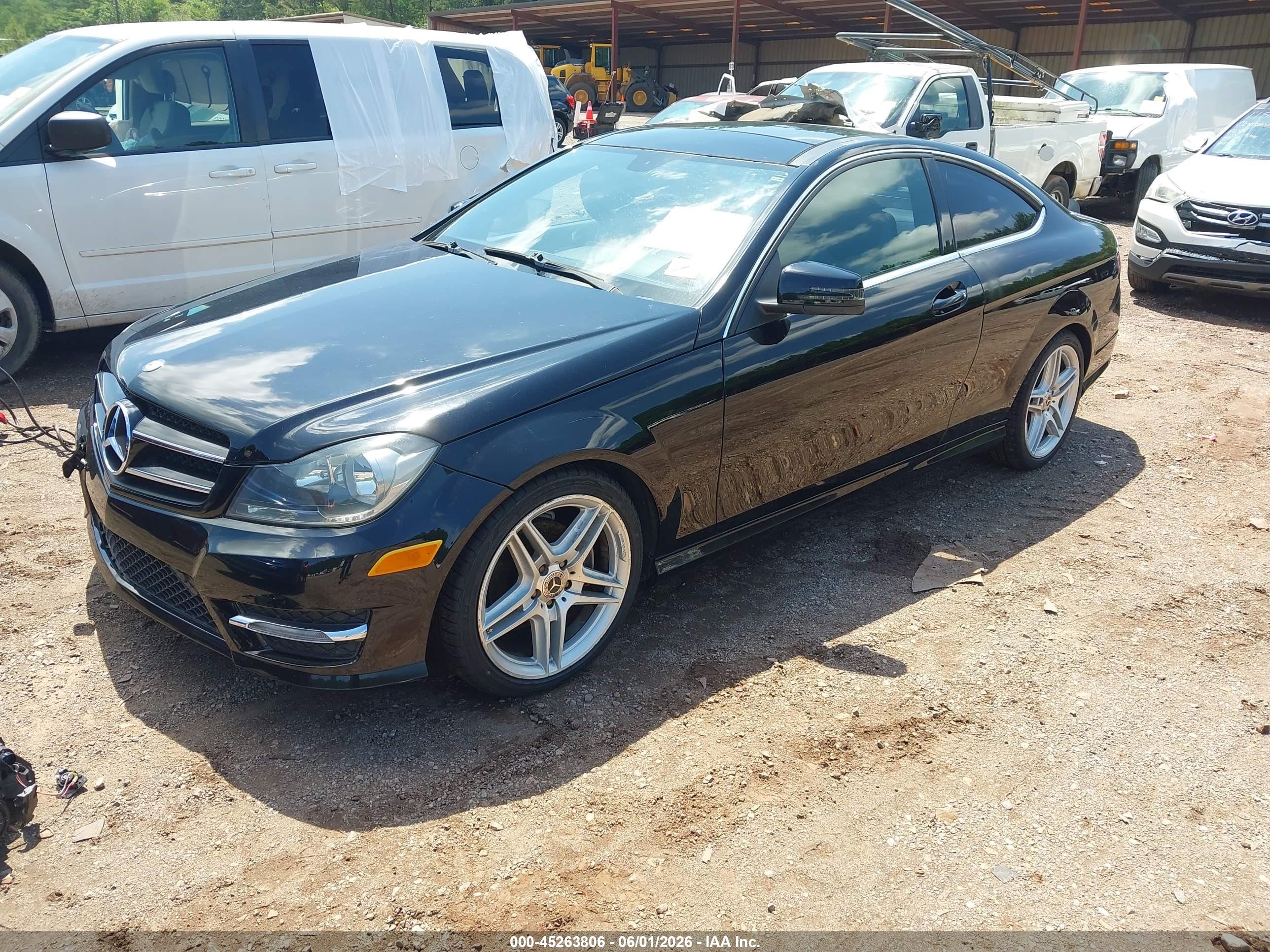 2013 Mercedes-benz C 250 Черный vin: WDDGJ4HBXDF951064