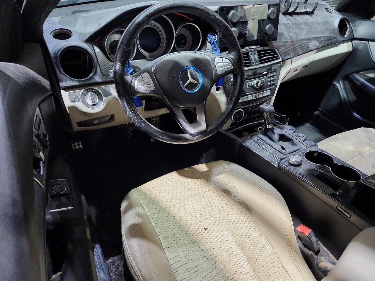 2013 Mercedes-benz C 250 Серый vin: WDDGJ4HBXDG029081