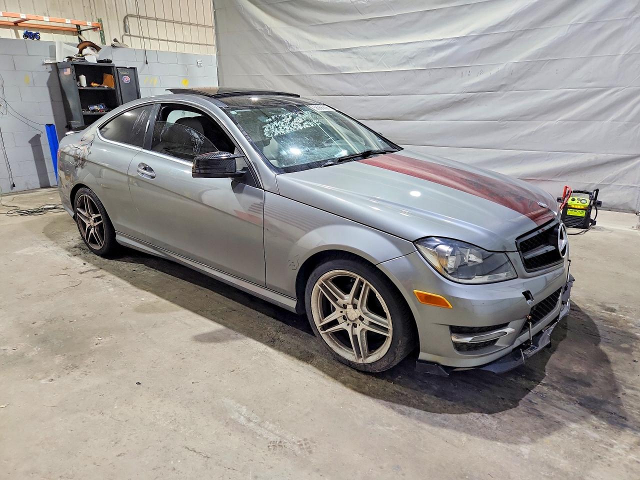 2013 Mercedes-benz C 250 Серый vin: WDDGJ4HBXDG029081