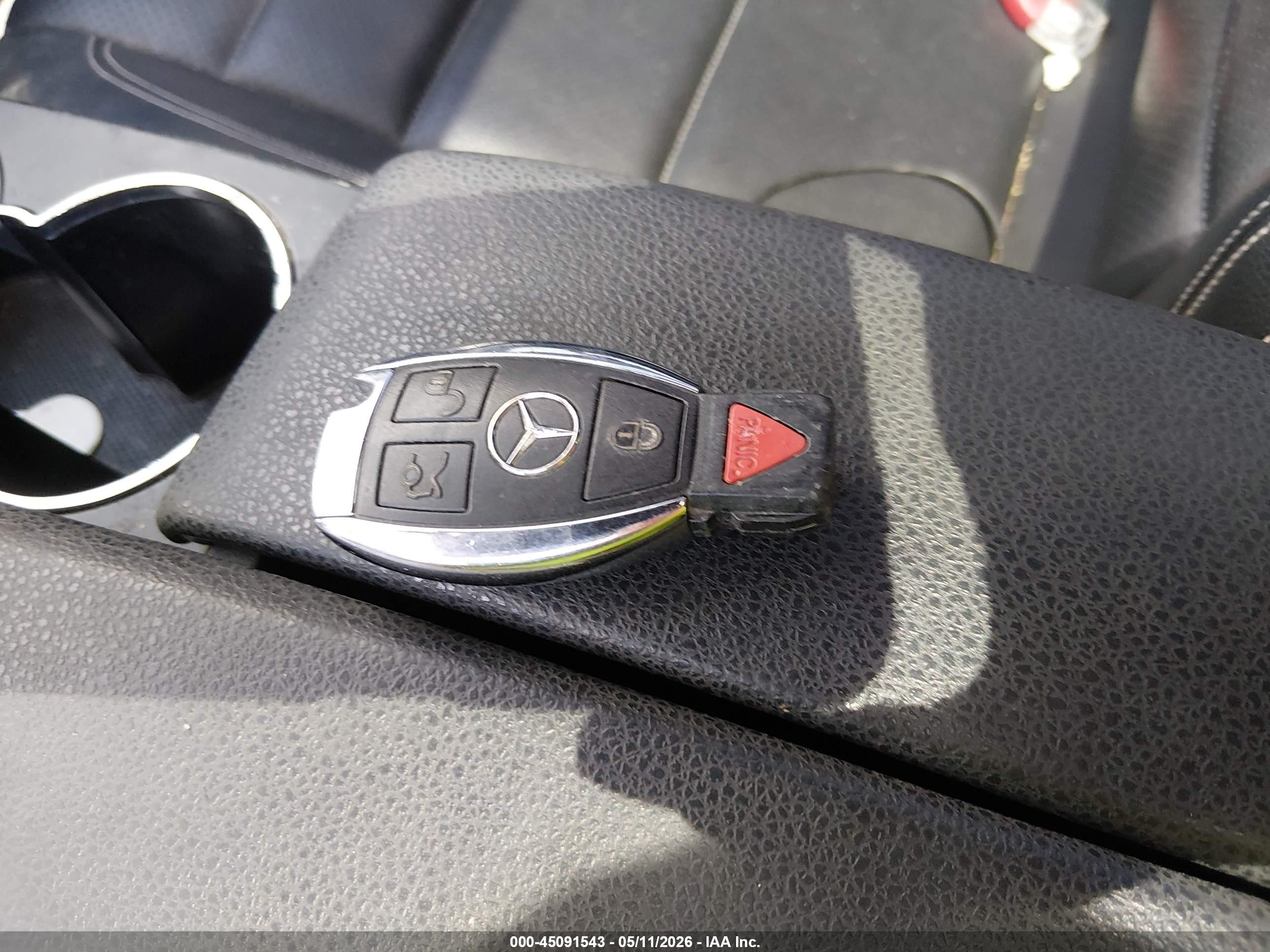 2013 Mercedes-benz C 250   Blue vin: WDDGJ4HBXDG060671