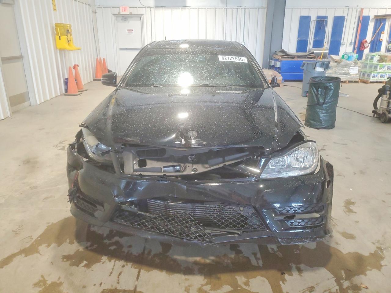 2015 Mercedes-benz C 250 Черный vin: WDDGJ4HBXFG389020