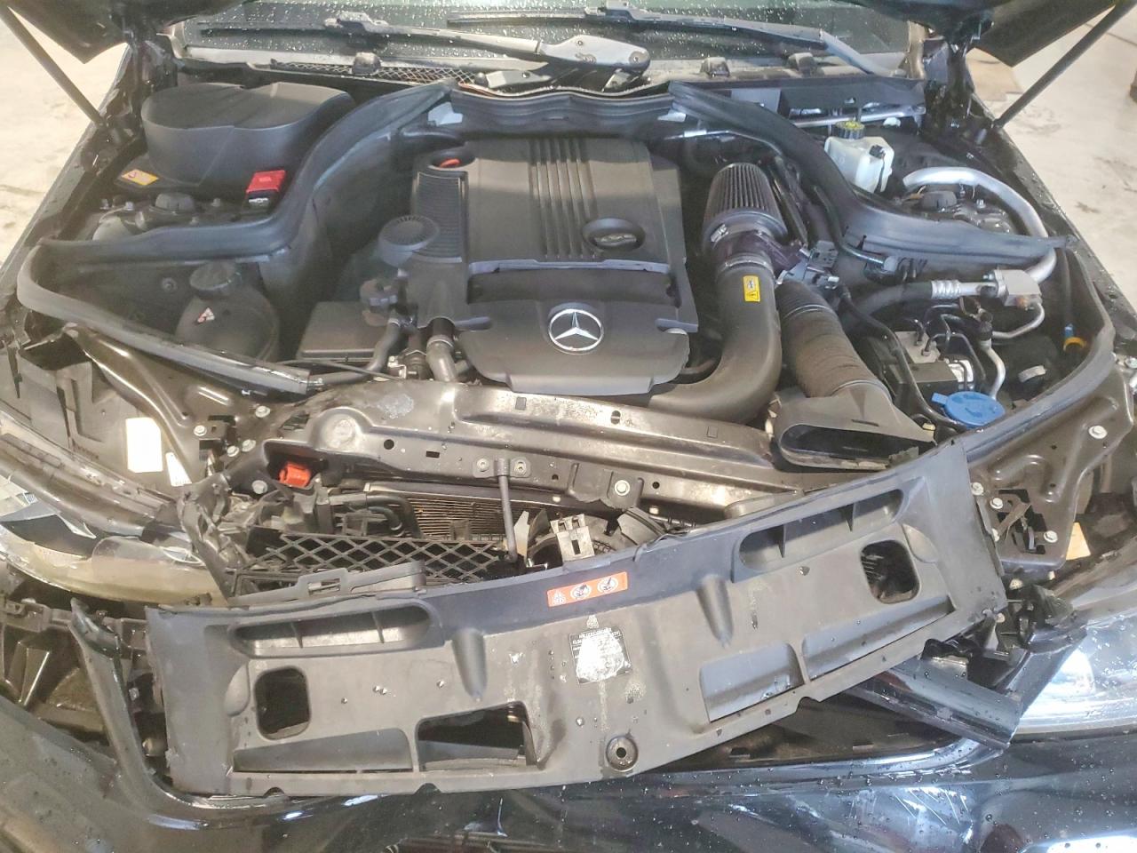 2015 Mercedes-benz C 250 Черный vin: WDDGJ4HBXFG389020
