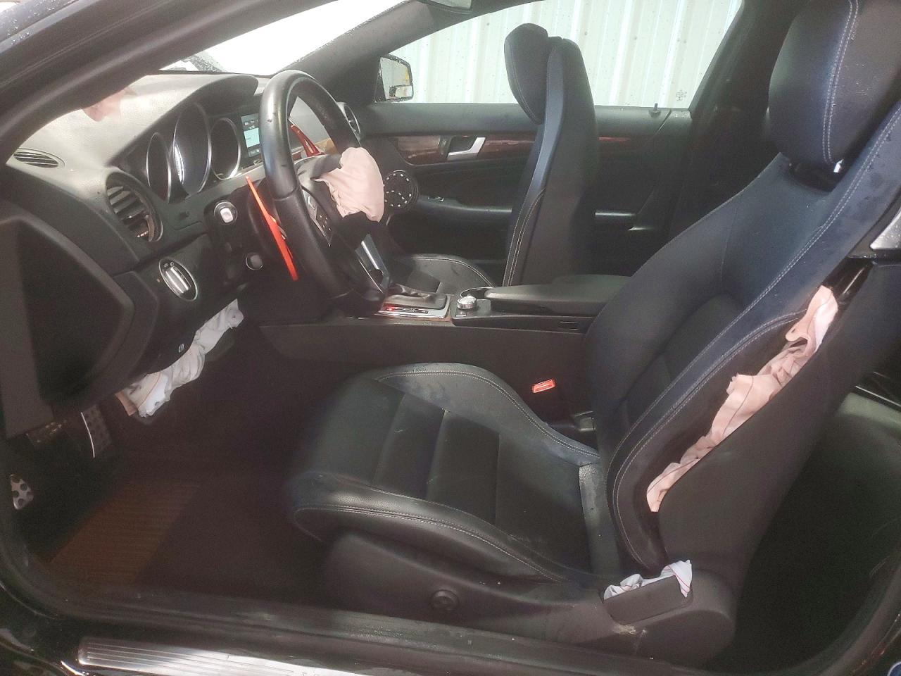 2015 Mercedes-benz C 250 Черный vin: WDDGJ4HBXFG389020